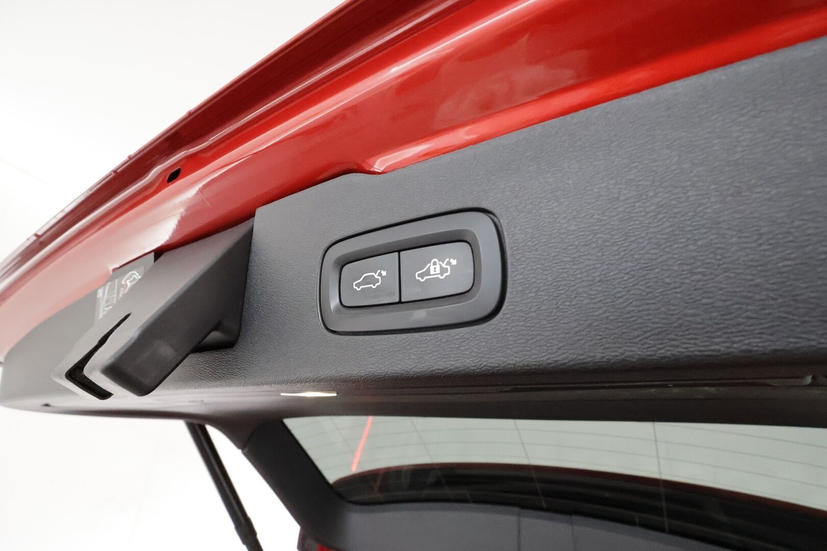 Volvo V60 Cross Country 2019 D4 AWD aut **Webasto / Adapt.Vakkari / Full-LED / P.kamera / Sporttipenkki Muistilla / Navi / Kaistavahti / Keyless** - Suomi-auto / Kahdet Renkaat