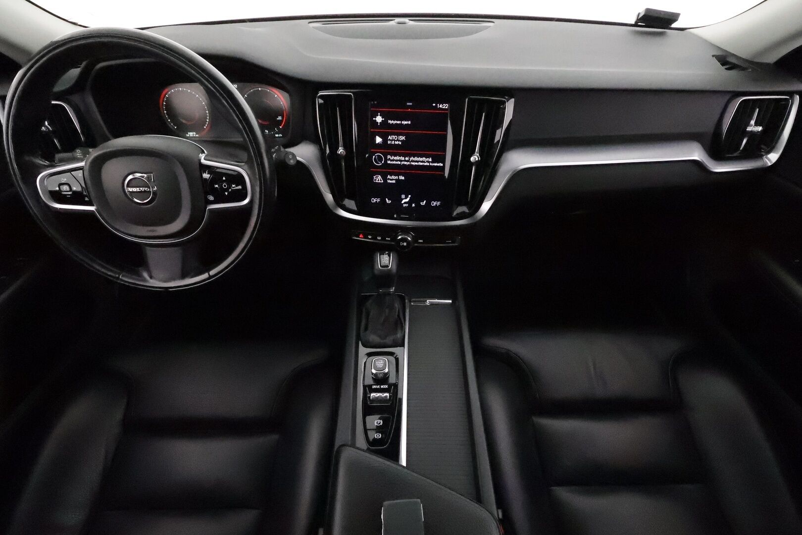 Volvo V60 Cross Country 2019 D4 AWD aut **Webasto / Adapt.Vakkari / Full-LED / P.kamera / Sporttipenkki Muistilla / Navi / Kaistavahti / Keyless** - Suomi-auto / Kahdet Renkaat