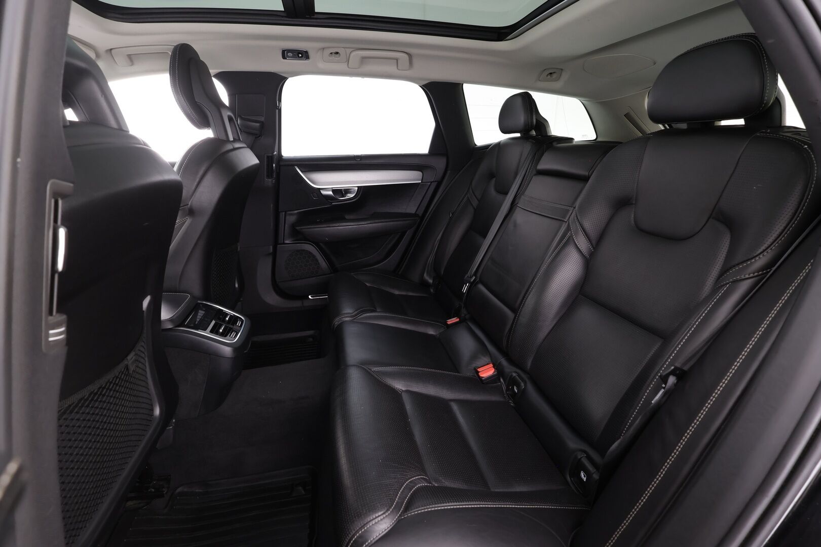 Volvo V90 2017 D5 AWD Inscription aut - | ACC | Webasto | Koukku | HUD | Ilmastoidut muistipenkit | Panorama | P. Kamera |