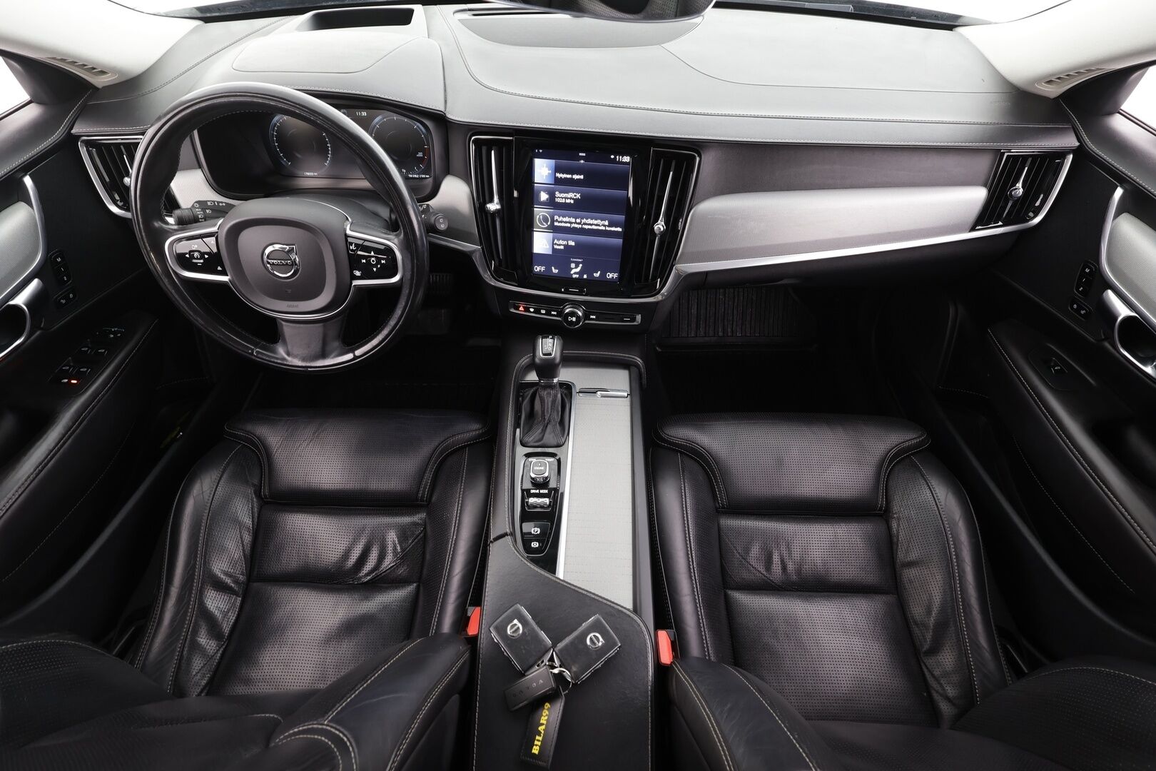 Volvo V90 2017 D5 AWD Inscription aut * ACC / Webasto / Koukku / HUD / Ilmastoidut muistipenkit / Panorama / P. Kamera * - Huippuvarusteet! / Ei Adblueta / Kahdet renkaat ja vanteet / Panorama / Nelialue ilmastointi / Penkinlämmittimet takana / - HULLUT AVAJAISHULINAT KORKOTARJOUS 3,29 %