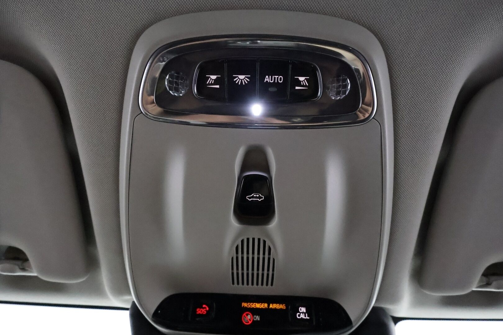 Volvo XC60 2019 T8 AWD Inscription aut **Panorama / Adapt.vakkari / Pa-lämmitin / Koukku / Full LED / Muistipenkki / Keyless / P.kamera** - 3,99 % KORKOTARJOUS TÄHÄN AUTOON - Suomi-auto / Merkkihuollettu 