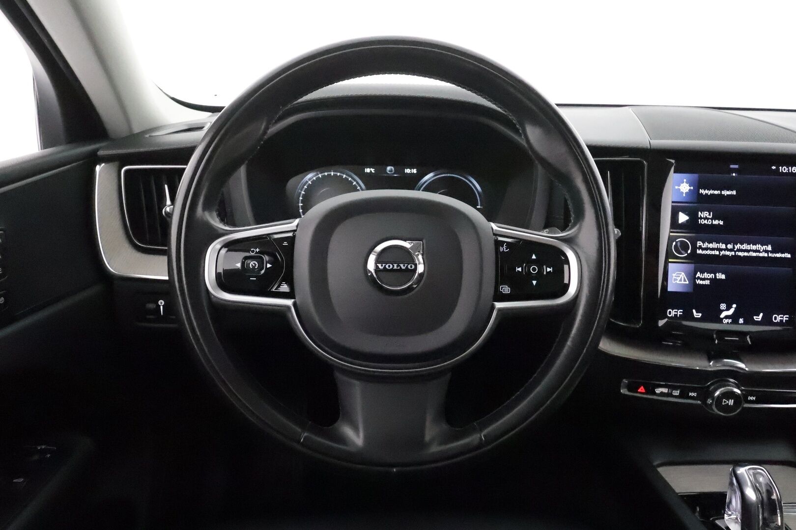 Volvo XC60 2019 T8 AWD Inscription aut **Panorama / Adapt.vakkari / Pa-lämmitin / Koukku / Full LED / Muistipenkki / Keyless / P.kamera** - 3,99 % KORKOTARJOUS TÄHÄN AUTOON - Suomi-auto / Merkkihuollettu 