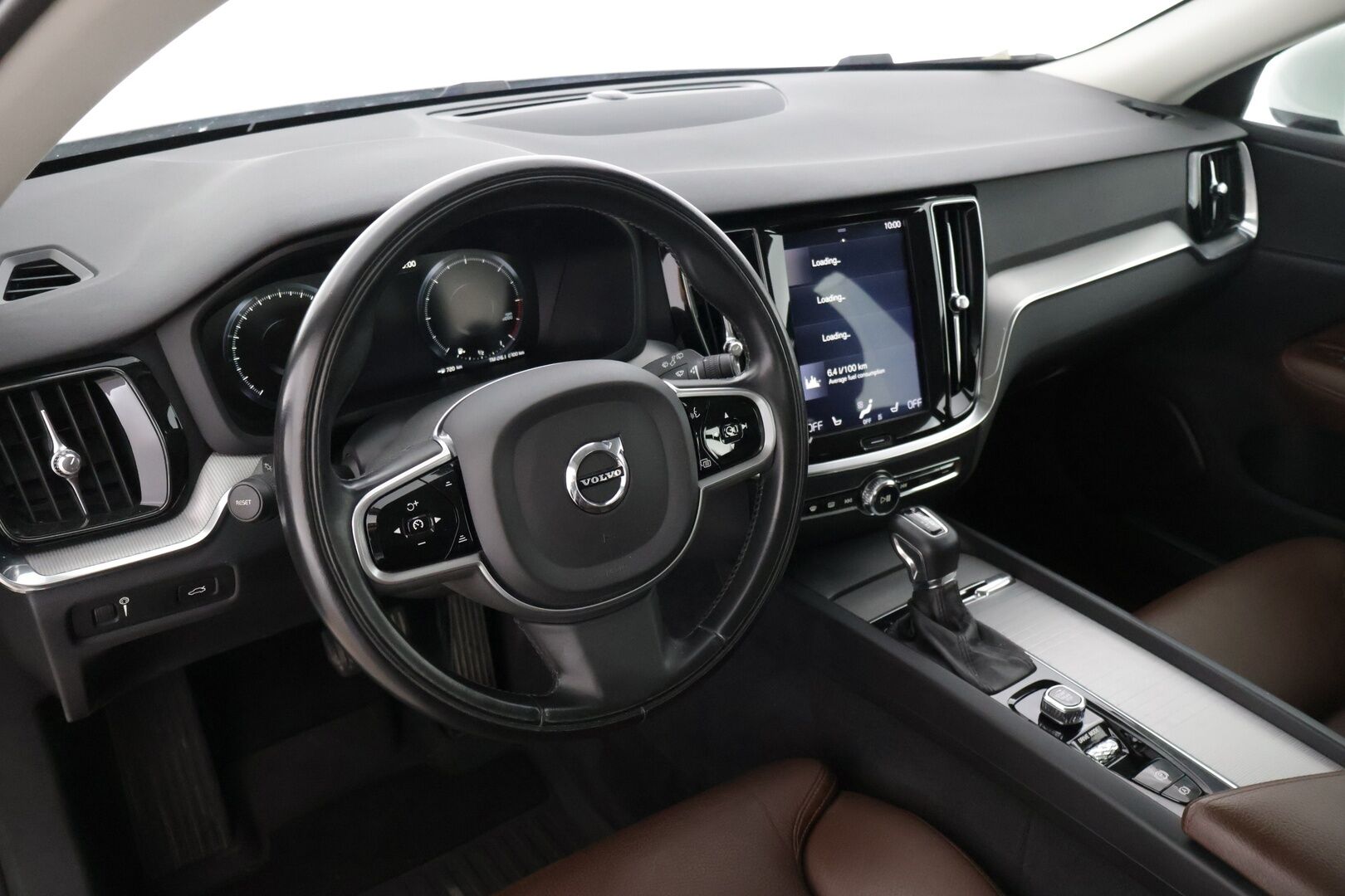 Volvo V60 2019 D3 AWD Business Inscription aut * ACC / Pilot Assist / Lisälämmitin ajastimella / Nahkasisusta / Muistipenkki / ALV. / -  Oikein siisti Alvillinen INSCRIPTION, merkkihuollettu yksilö. Jakopää tehty viime huollossa 5/25!