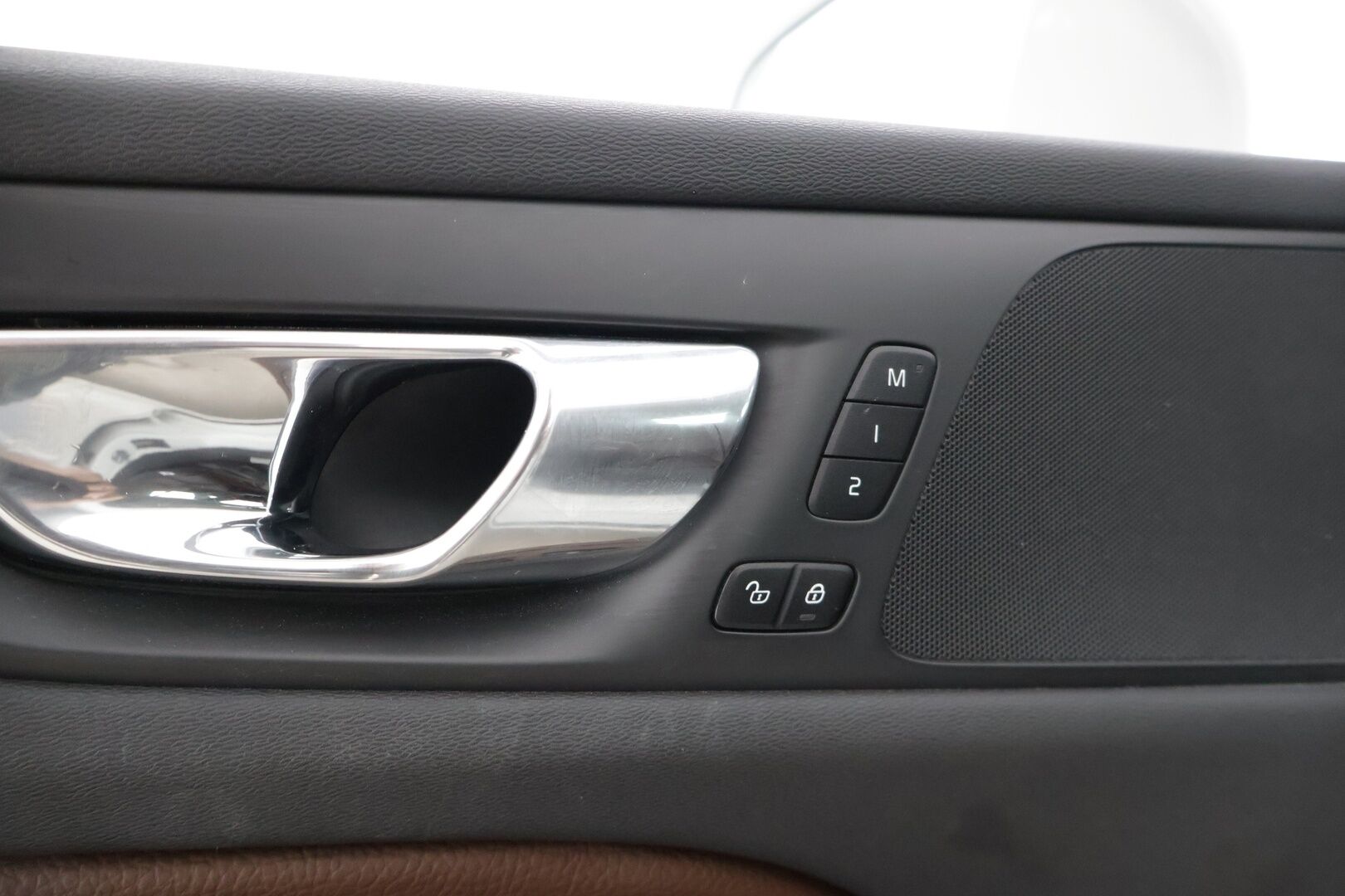 Volvo V60 2019 D3 AWD Business Inscription aut * Alvillinen / Adapt. Vakkari / Webasto / Nahkasisusta / Muistipenkki / * - Oikein siisti neliveto, ALV. INSCRIPTION, merkkihuollettu yksilö. Jakopää tehty viime huollossa 5/25!