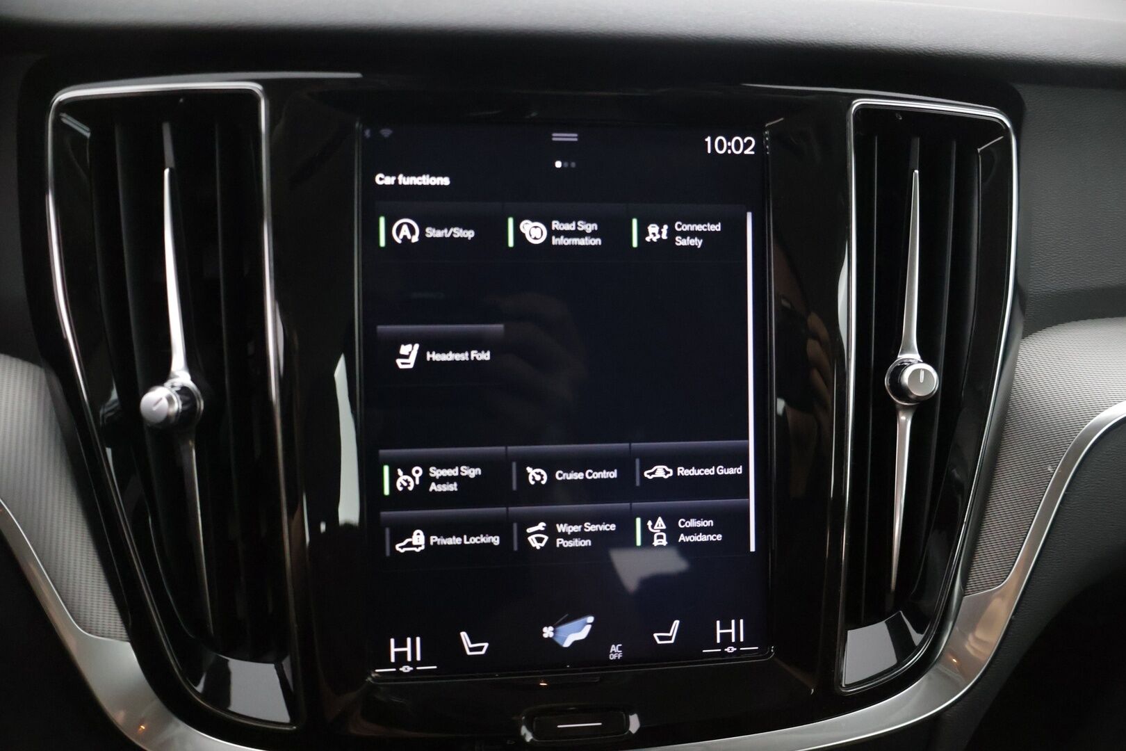 Volvo V60 2019 D3 AWD Business Inscription aut * Alvillinen / Adapt. Vakkari / Webasto / Nahkasisusta / Muistipenkki / * - Oikein siisti neliveto, ALV. INSCRIPTION, merkkihuollettu yksilö. Jakopää tehty viime huollossa 5/25!