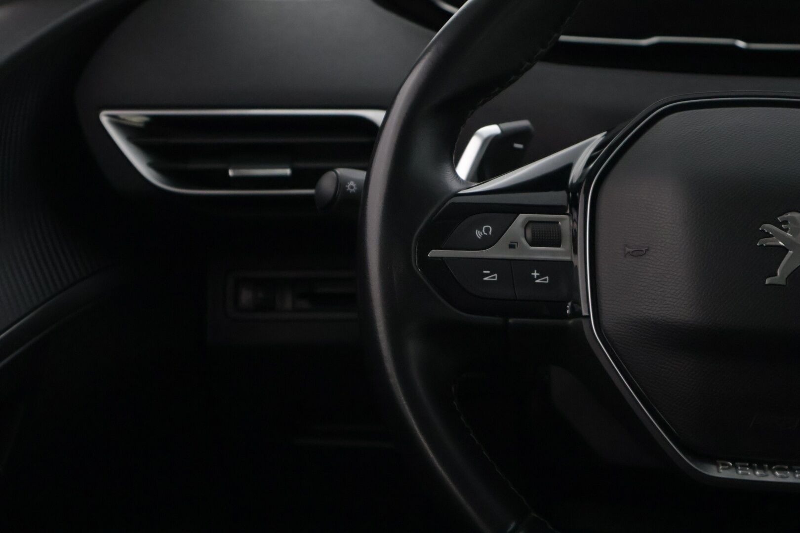 Peugeot 3008 2019 Active PureTech 130 EAT8 *Suomi-auto / LED-valot / Juuri huollettu*