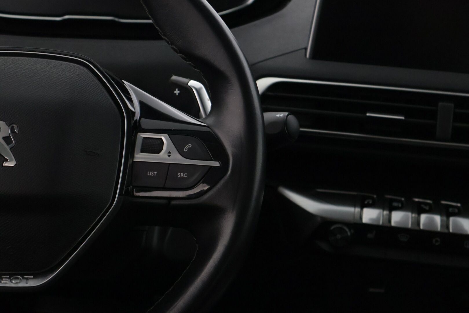 Peugeot 3008 2019 Active PureTech 130 EAT8 *Suomi-auto / LED-valot / Juuri huollettu*