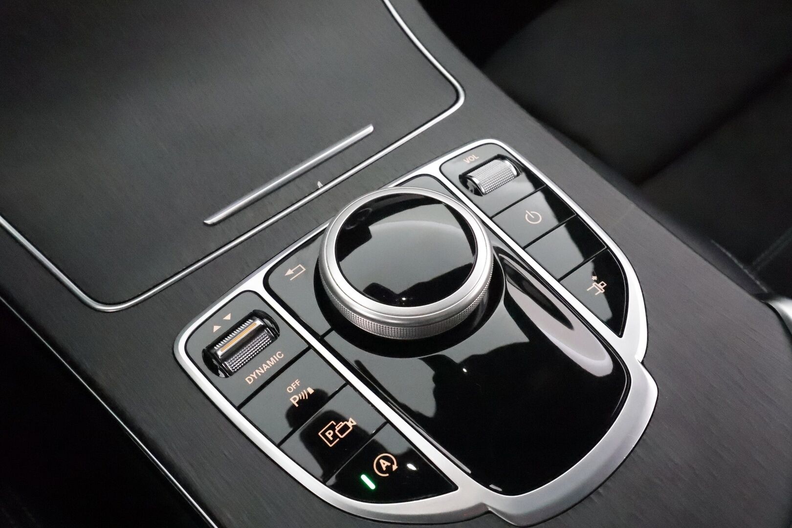 Mercedes-Benz C 2018 C 200 Coupé AMG EQ Boost **Vakkari / P.kamera / Navi / Facelift / Sporttipenkit / Burmester** - Nahka-Alcantara / Digimittaristo 