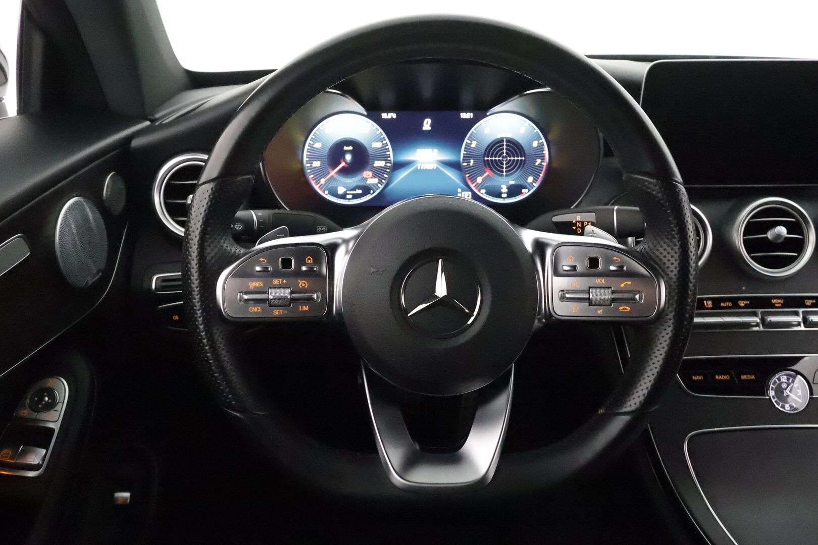 Mercedes-Benz C 2018 C 200 Coupé AMG EQ Boost **Vakkari / P.kamera / Navi / Facelift / Sporttipenkit / Burmester** - Nahka-Alcantara / Digimittaristo 