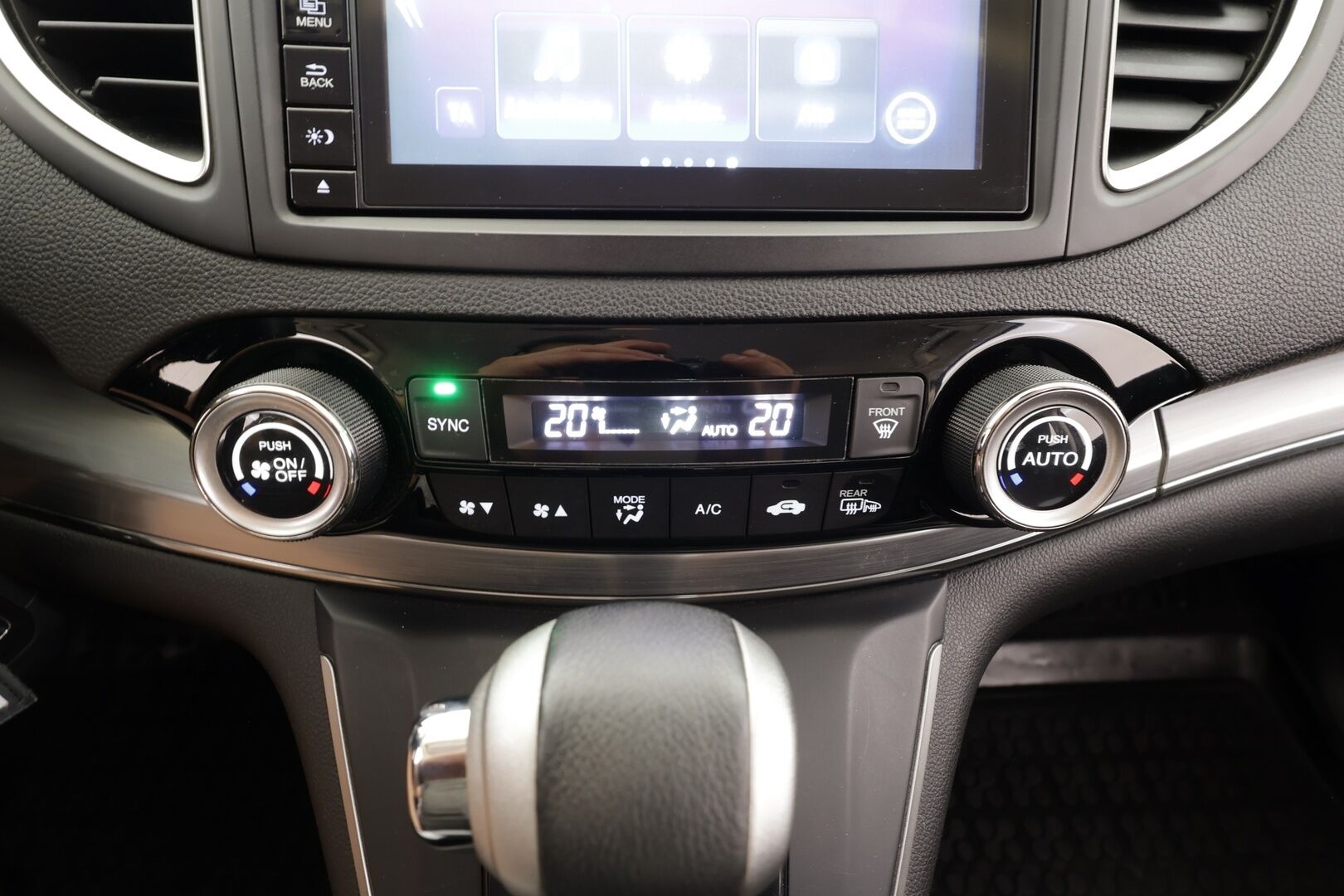 Honda CR-V 2017 2,0 Elegance Plus AT - | Webasto | Koukku | P.kamera | BT | Navi | Vakkari | P.tutkat | Lohko+sisälämmitin | Aut. ilmastointi | Huoltokirja | 2x renkaat aluin | 