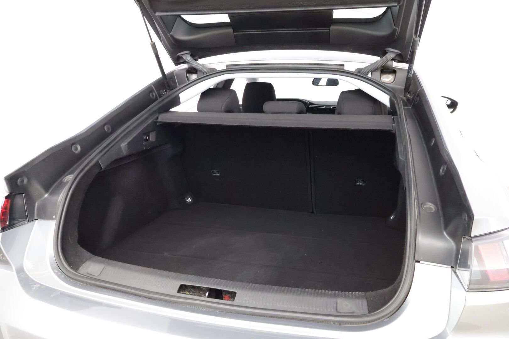 Peugeot 508 2019 Active BlueHDi 130 EAT8-automaatti * Suomiauto / Vetokoukku / Lohkolämmitin / Vakkari / Jakopää tehty / Huippusiisti! - Facelift / Metalliväri / Peruutustutka! / Juuri huollettu! - HULLUT AVAJAISHULINAT KORKOTARJOUS 3,29 %