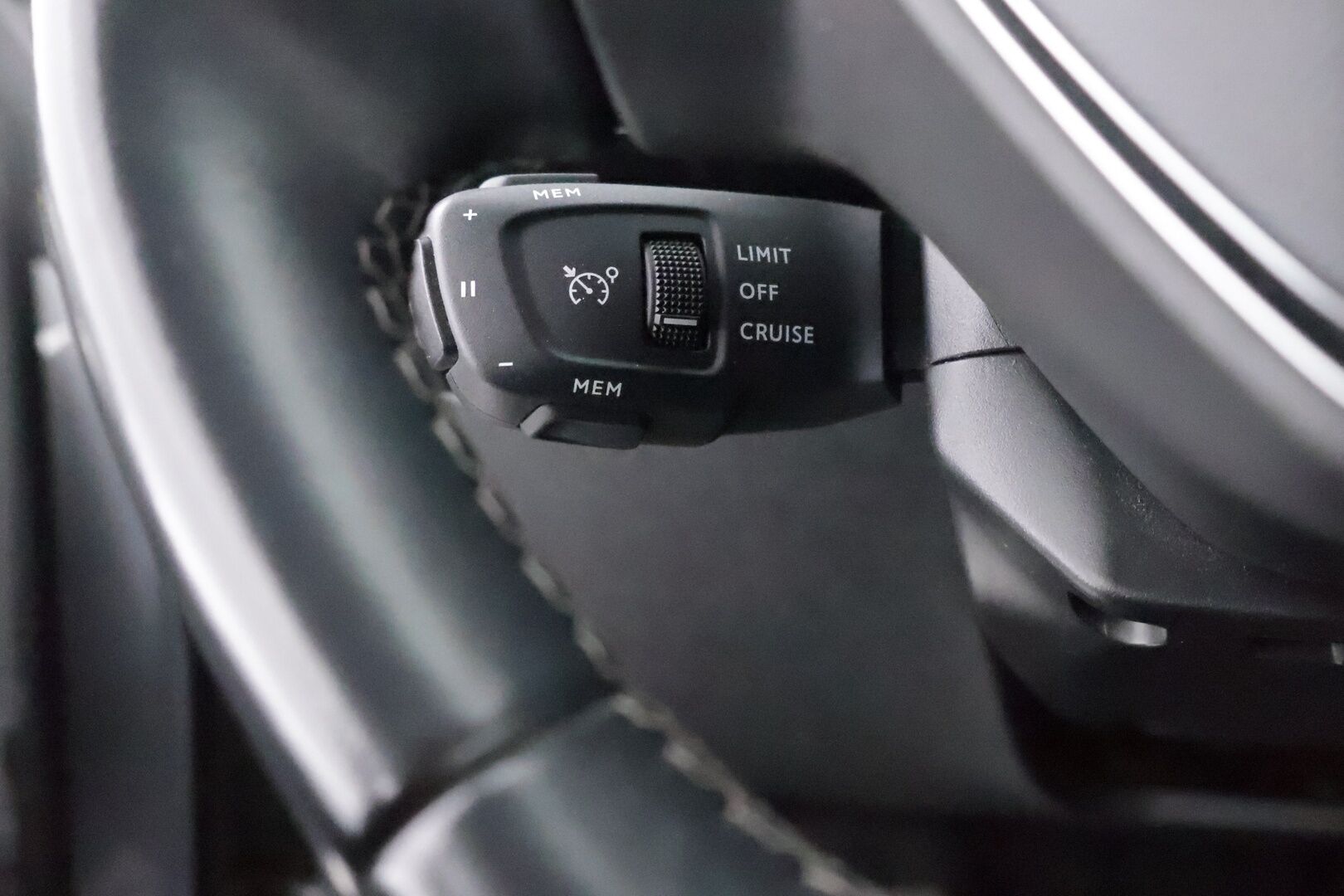 Peugeot 508 2019 Active BlueHDi 130 EAT8-automaatti - | Suomiauto | Vetokoukku | Lohkolämmitin | Vakkari | Jakopää tehty | Facelift | Metalliväri | Katso hinta!