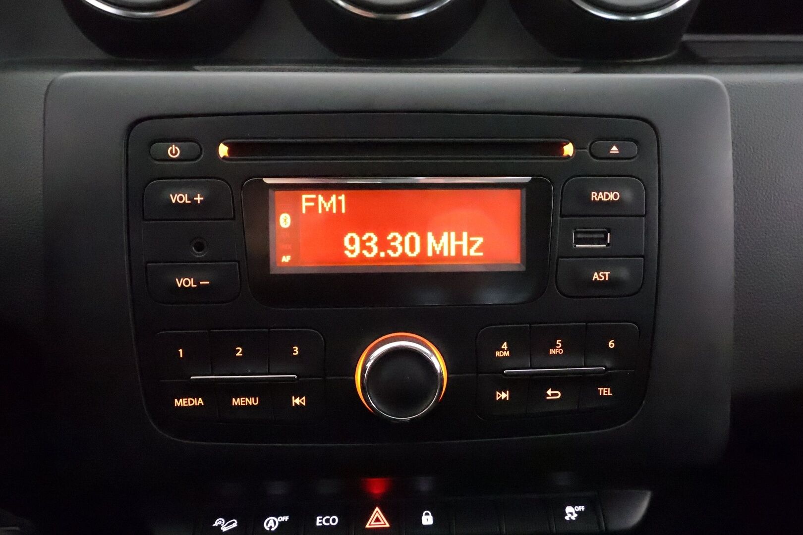 Dacia Duster 2019 Blue dCi 115 4x4 Comfort **Webasto / Vakkari / Koukku / Ilmastointi / Radio** - 1.Om Suomi-auto / Juuri huollettu&katsastettu / Penkinlämmittimet 