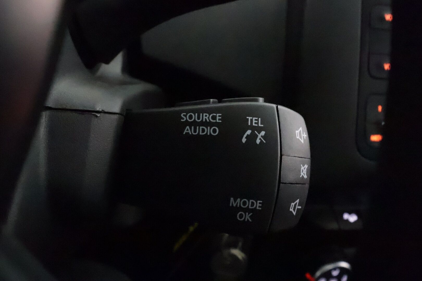 Dacia Duster 2019 Blue dCi 115 4x4 Comfort **Webasto / Vakkari / Koukku / Ilmastointi / Radio** - 1.Om Suomi-auto / Juuri huollettu&katsastettu / Penkinlämmittimet 