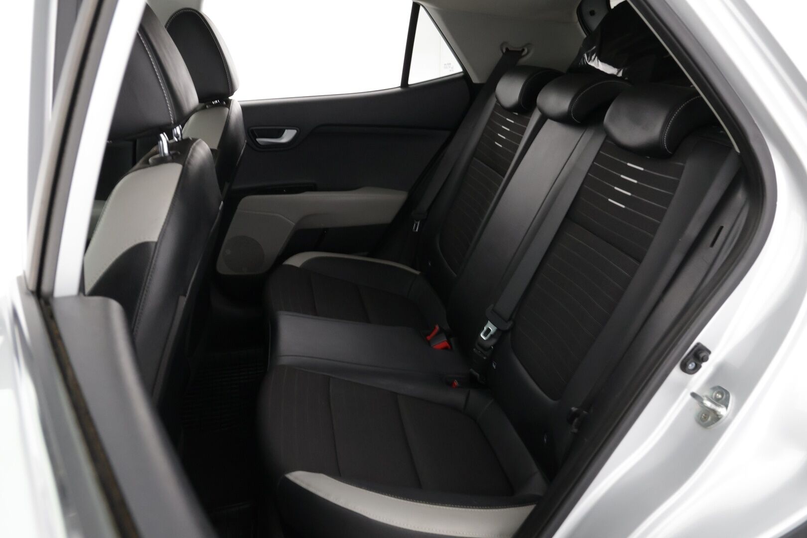 Kia Stonic 2019 1,0 T-GDI ISG 100hv EX EcoDynamics * Vakkari / Lohko / Ratinlämppäri / Tutkat * - *Todella kattavasti varusteltu ja juuri tehty iso huolto!* - HULLUT AVAJAISHULINAT KORKOTARJOUS 3,29 %