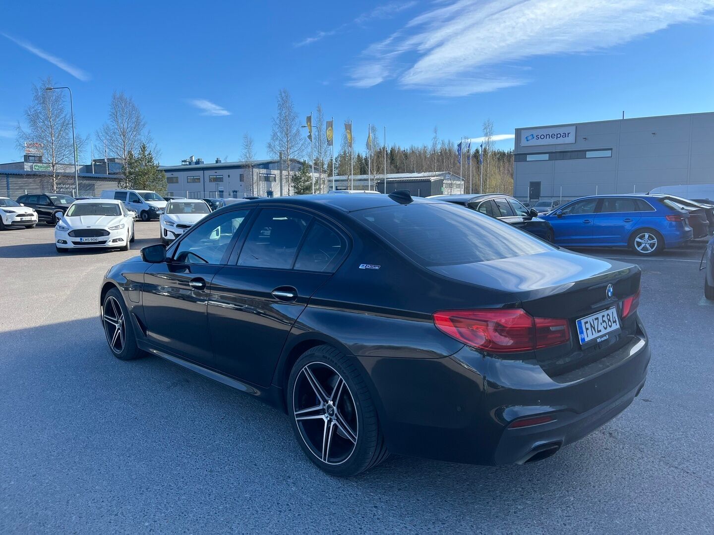BMW 530 2017 G30 Sedan 530e A iPerformance M Sport * Sporttipenkit / P.kamera / Ambient / Prof.Navi / Lämmitettävä ohjauspyörä* - HULLUT AVAJAISHULINAT KORKOTARJOUS 3,29 %