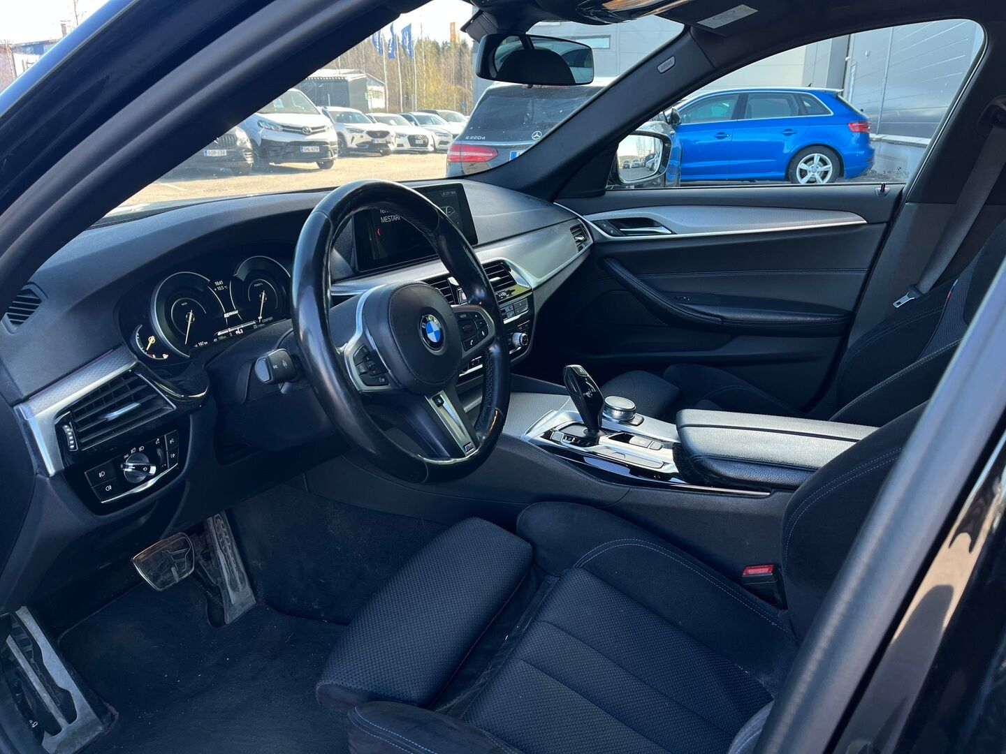 BMW 530 2017 G30 Sedan 530e A iPerformance M Sport * Sporttipenkit / P.kamera / Ambient / Prof.Navi / Lämmitettävä ohjauspyörä* - HULLUT AVAJAISHULINAT KORKOTARJOUS 3,29 %