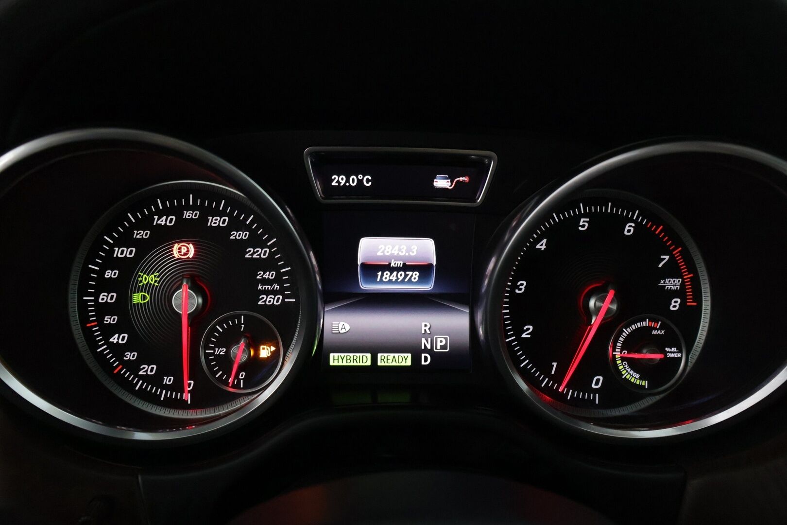 Mercedes-Benz GLE 2016 GLE 500 e 4MATIC Farmari (AC) 5ov 2996cm3 A * / 360kamera / Amg / Kattoluukku / Taittuva vetokoukku / Muistipenkit / Blis / Yms! / * Myydään huutokaupat.com:ssa! /* - Ryhdikäs 500 Gle / Hyvällä pidolla ollut & siistikuntoinen Suv! / Kahdet renkaat vanteilla yms! 