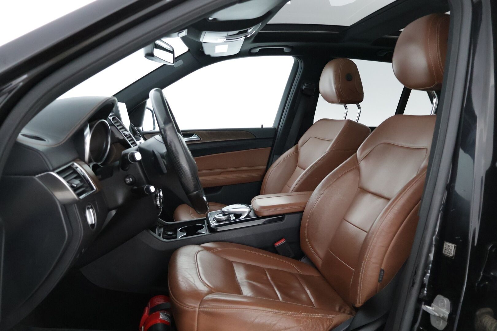 Mercedes-Benz GLE 2016 GLE 500 e 4MATIC Farmari (AC) 5ov 2996cm3 A * / 360kamera / Amg / Kattoluukku / Taittuva vetokoukku / Muistipenkit / Blis / Yms! / * Myydään huutokaupat.com:ssa! /* - Ryhdikäs 500 Gle / Hyvällä pidolla ollut & siistikuntoinen Suv! / Kahdet renkaat vanteilla yms! 