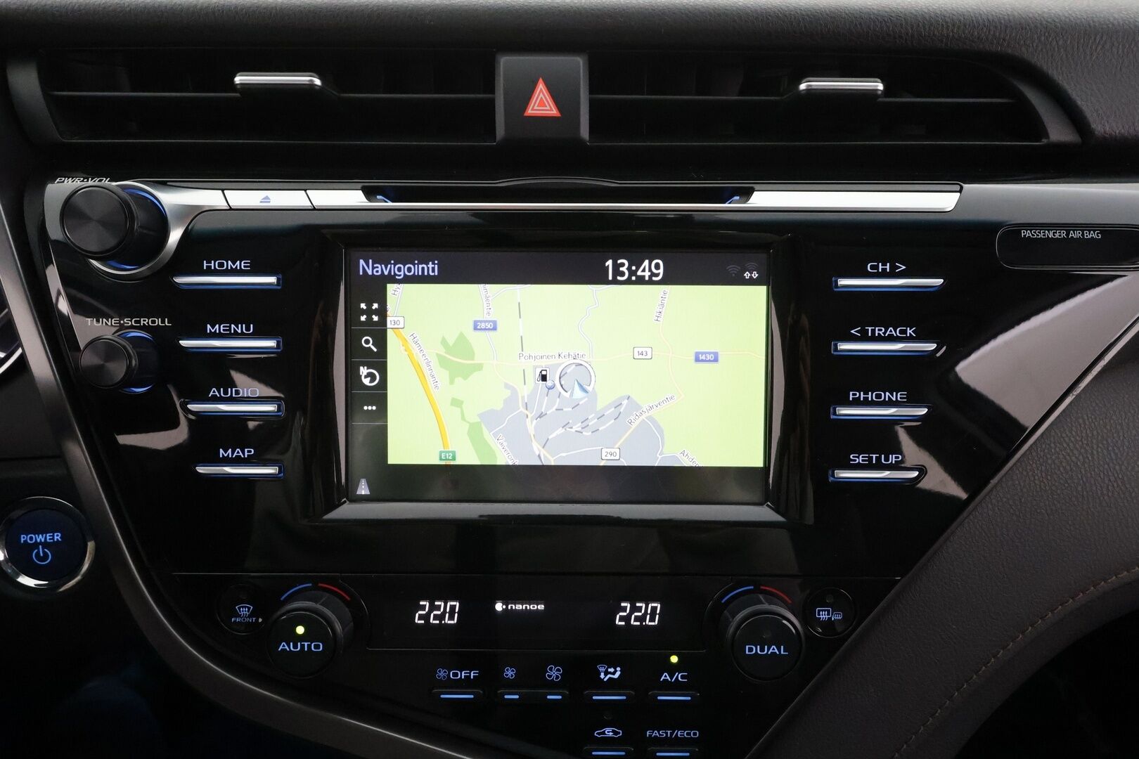 Toyota Camry 2019 2,5 Hybrid Active * ACC / Kaistavahti / Lohko+Sisä / Navi / LED / P.Kamera / Keyless / Sähköpenkit / Nahat * - Suomi-auto / Kahdet renkaat aluvanteilla / Juuri katsastettu - HULLUT AVAJAISHULINAT KORKOTARJOUS 3,29 %