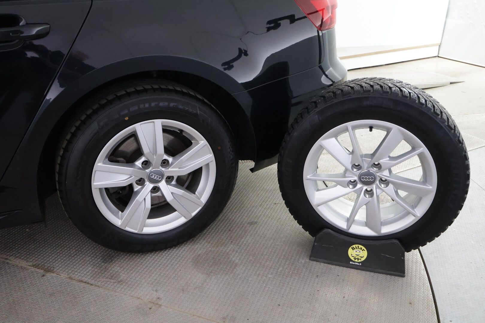 Audi A4 2019 Avant Business Comfort Edition 35 TFSI 110 kW MHEV S tronic *Webasto / Tehdaskoukku / LED / CarPlay & Android Auto / Sähkökontti* - Suomi-auto / 2x renkaat alkuperäisillä vanteilla