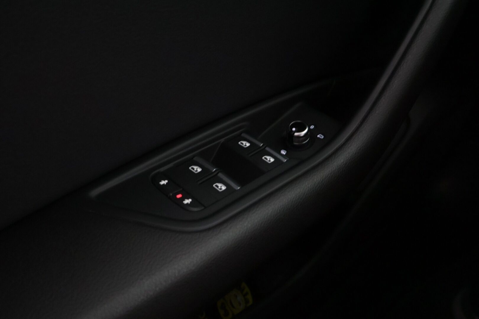 Audi A4 2019 Avant Business Comfort Edition 35 TFSI 110 kW MHEV S tronic *Webasto / Tehdaskoukku / LED / CarPlay & Android Auto / Sähkökontti* - Suomi-auto / 2x renkaat alkuperäisillä vanteilla - HULLUT JOULUT KORKOTARJOUS 2,49% 