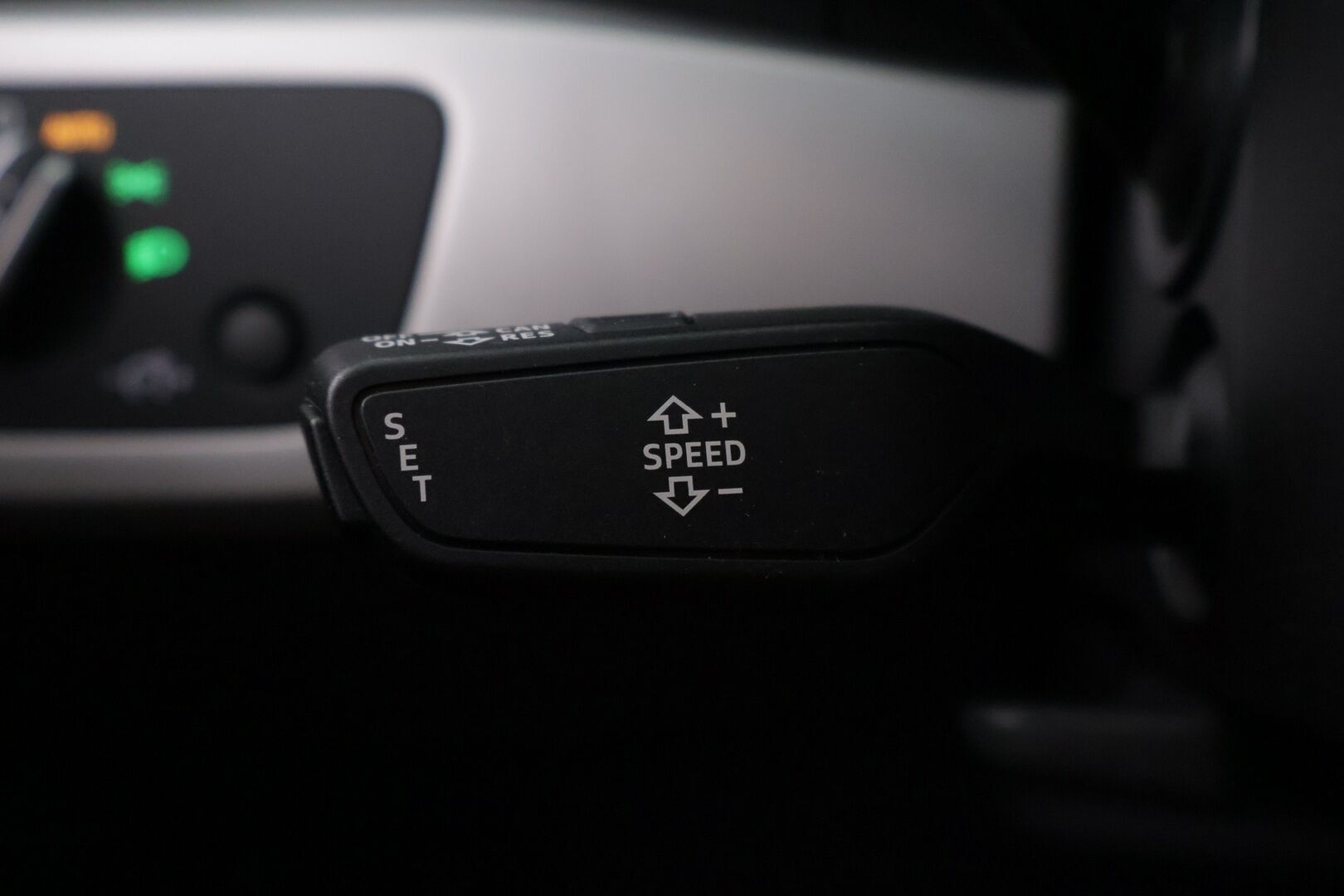 Audi A4 2019 Avant Business Comfort Edition 35 TFSI 110 kW MHEV S tronic *Webasto / Tehdaskoukku / LED / CarPlay & Android Auto / Sähkökontti* - Suomi-auto / 2x renkaat alkuperäisillä vanteilla