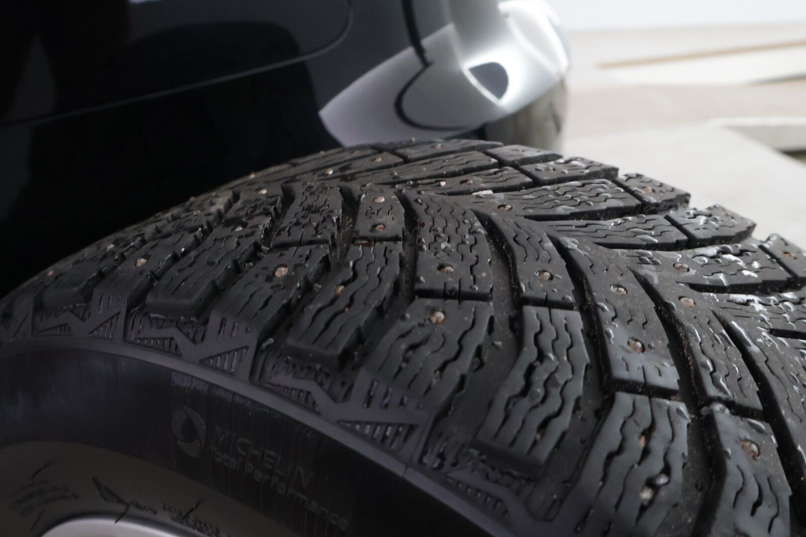 Audi A4 2019 Avant Business Comfort Edition 35 TFSI 110 kW MHEV S tronic *Webasto / Tehdaskoukku / LED / CarPlay & Android Auto / Sähkökontti* - Suomi-auto / 2x renkaat alkuperäisillä vanteilla - HULLUT JOULUT KORKOTARJOUS 2,49% 