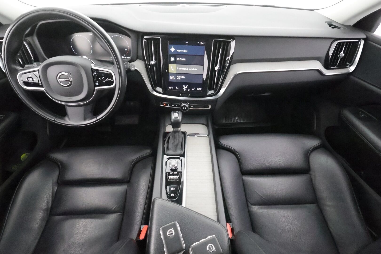 Volvo V60 2020 D4 Business Inscription aut * ACC / Webasto / Koukku / Muistipenkki / Navi / LED / Keyless / Sähköluukku / Nahat * - Suomi-auto / Kahdet renkaat aluvanteilla / Merkkihuollettu - HULLUT AVAJAISHULINAT KORKOTARJOUS 3,29 %