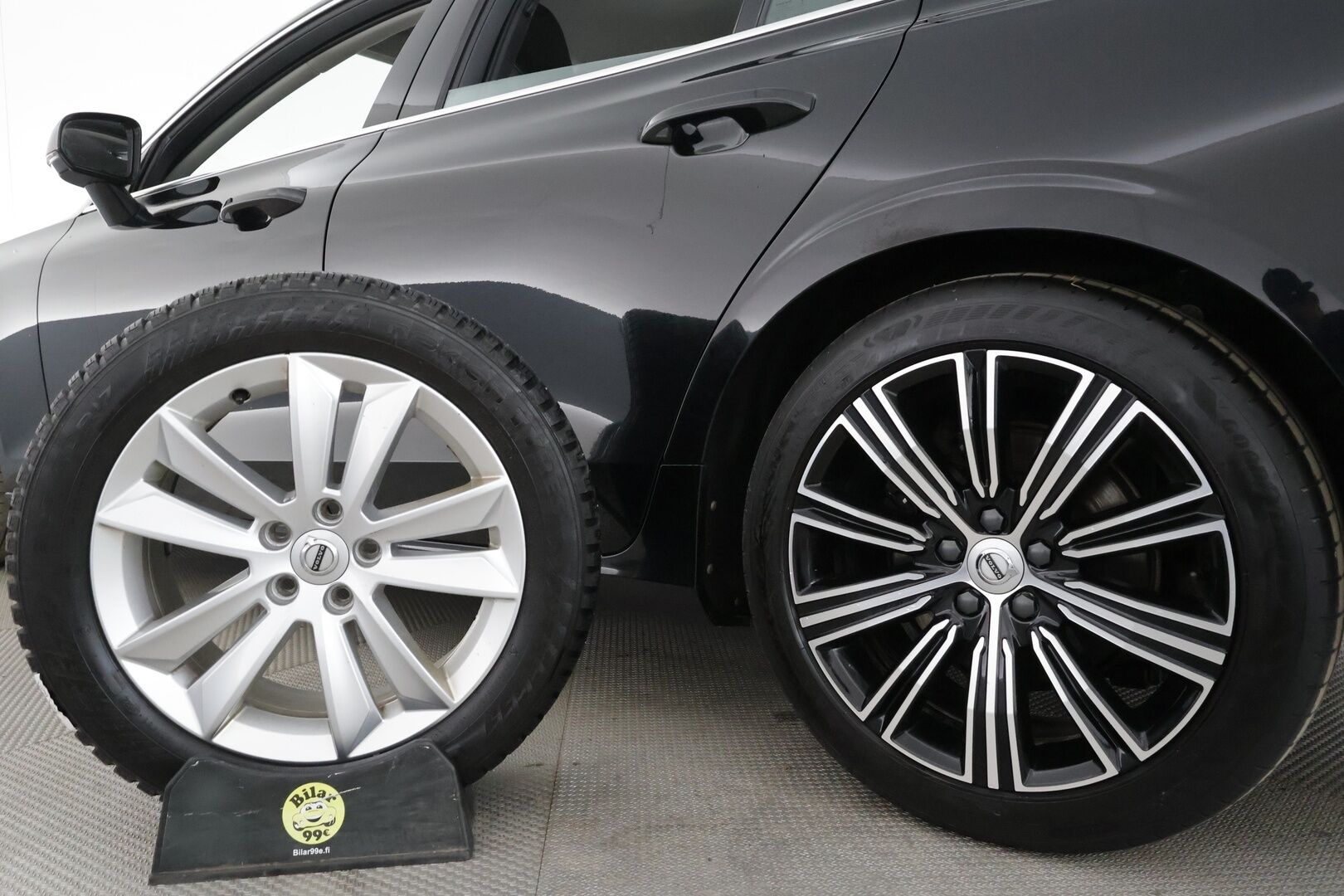 Volvo V60 2020 D4 Business Inscription aut * ACC / Webasto / Koukku / Muistipenkki / Navi / LED / Keyless / Sähköluukku / Nahat * - Suomi-auto / Kahdet renkaat aluvanteilla / Merkkihuollettu - HULLUT AVAJAISHULINAT KORKOTARJOUS 3,29 %