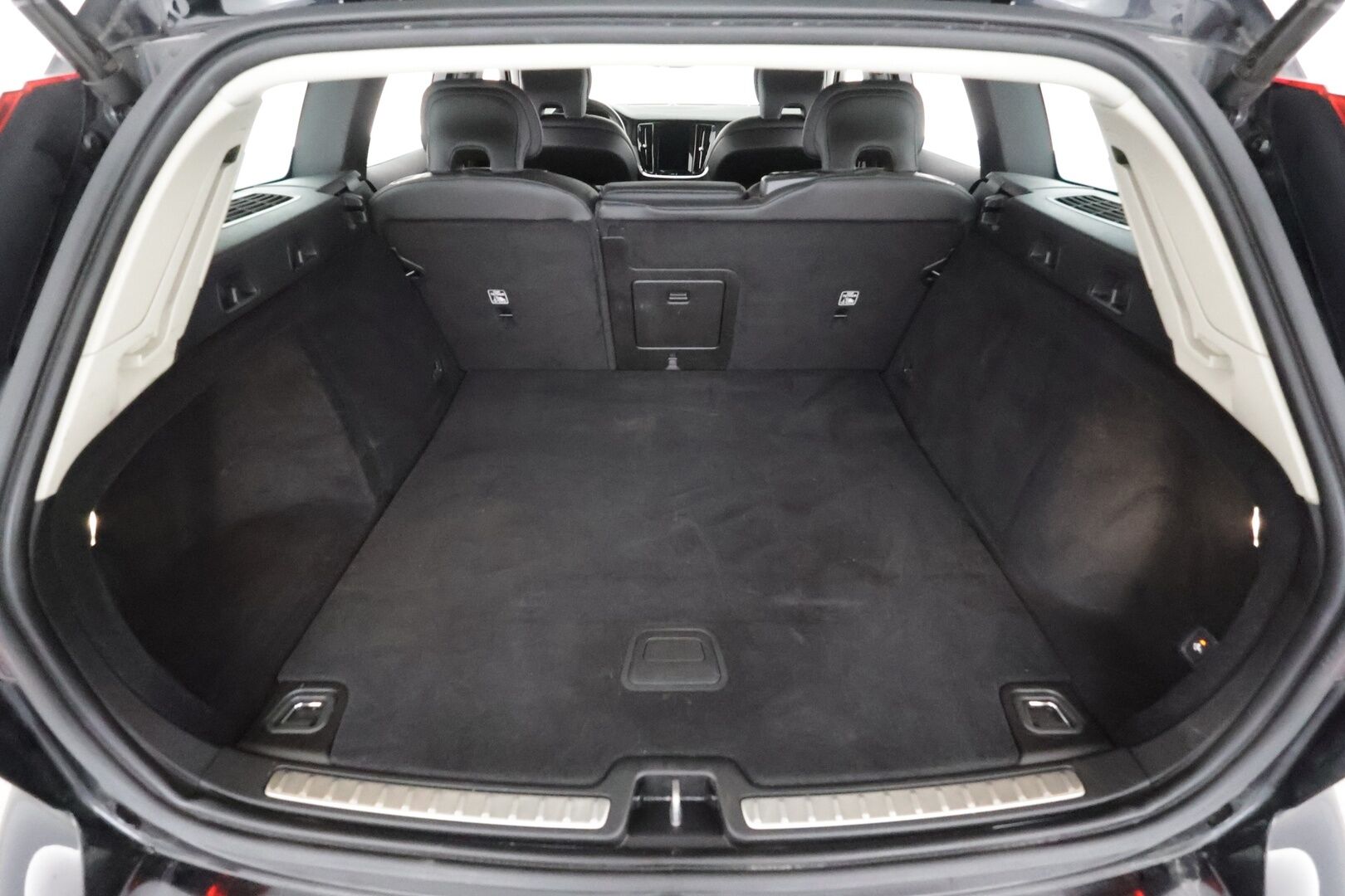 Volvo V60 2020 D4 Business Inscription aut * ACC / Webasto / Koukku / Muistipenkki / Navi / LED / Keyless / Sähköluukku / Nahat * - Suomi-auto / Kahdet renkaat aluvanteilla / Merkkihuollettu - HULLUT AVAJAISHULINAT KORKOTARJOUS 3,29 %