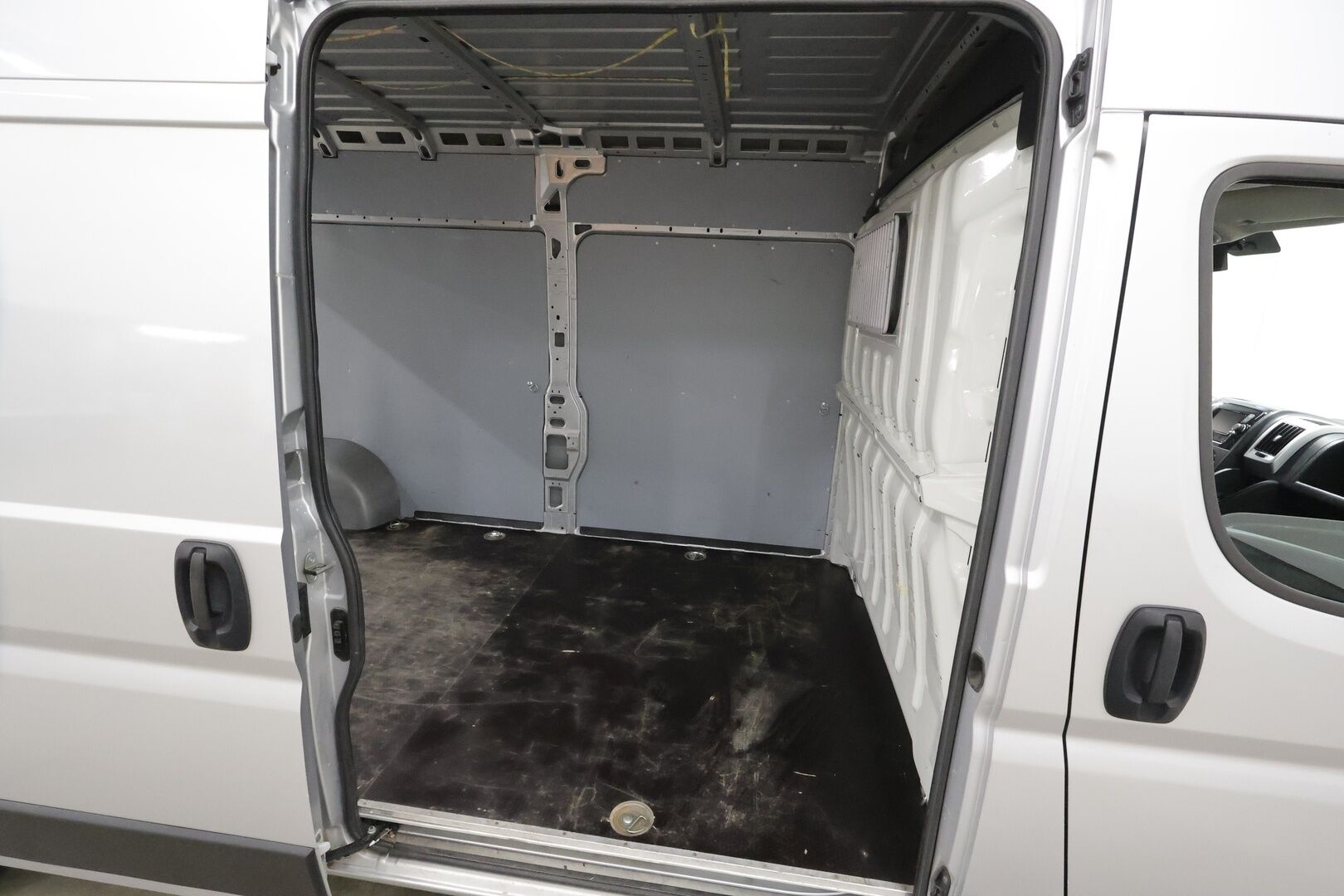 Citroen Jumper 2020 BlueHDi 140 35 L3H2 * Webasto / Vakkari / ALV / LED-lisävalo / Koukku / 2xRenkaat / Bluetooth * - Suomi-auto