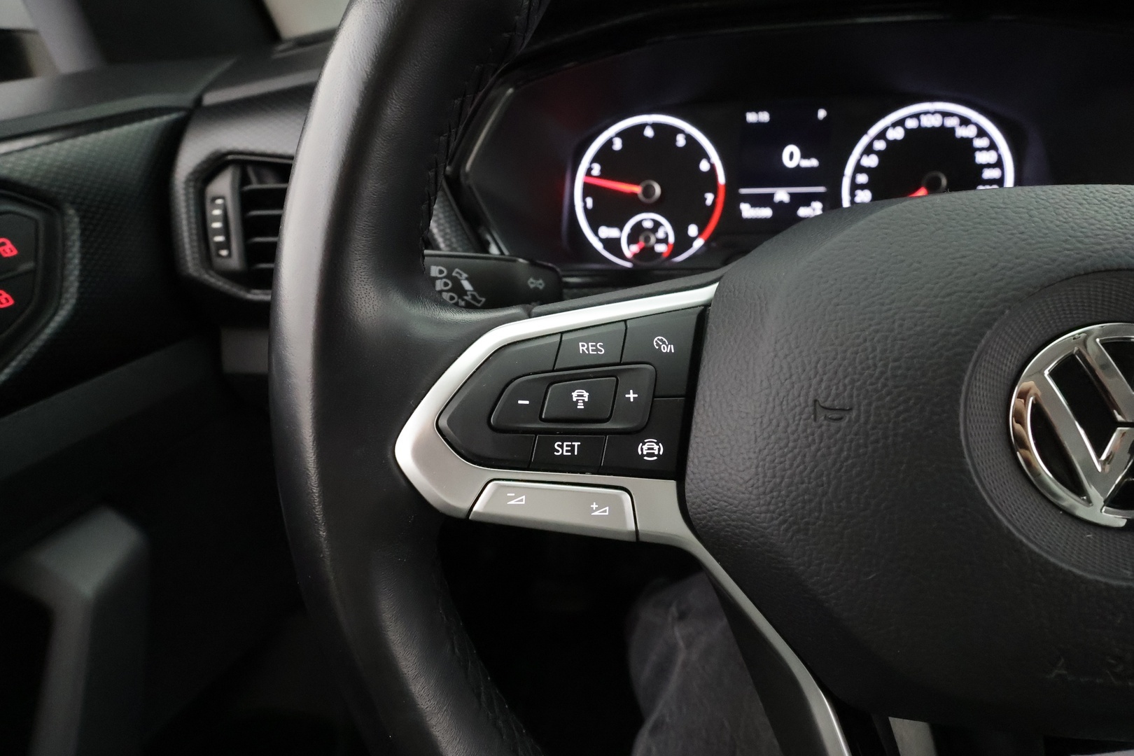 Volkswagen T-Cross 2020 Style 1,0 TSI 85 kW (115 hv) DSG * ACC / LED / Apple & Android / 1.Om Suomi-auto * - Kahdet renkaat