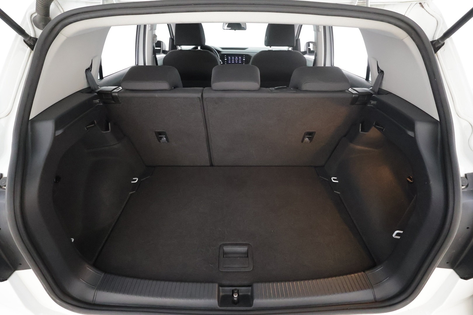 Volkswagen T-Cross 2020 Style 1,0 TSI 85 kW (115 hv) DSG * ACC / LED / Apple & Android / 1.Om Suomi-auto * - Kahdet renkaat