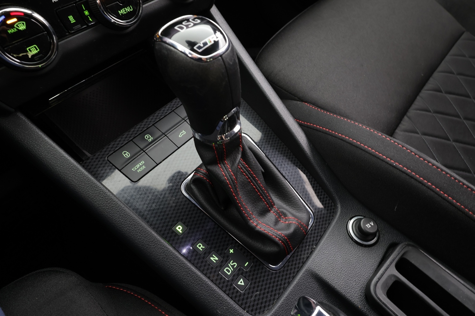 Skoda Octavia 2020 Combi 2,0 TSI RS BusinessLine DSG * ACC / Webasto / Muistipenkki / P.kamera / koukku/ LED  / Keyless / Navi* - 1.Om Suomi auto / Kahdet Renkaat - HULLUT JOULUT KORKOTARJOUS 2,49% 