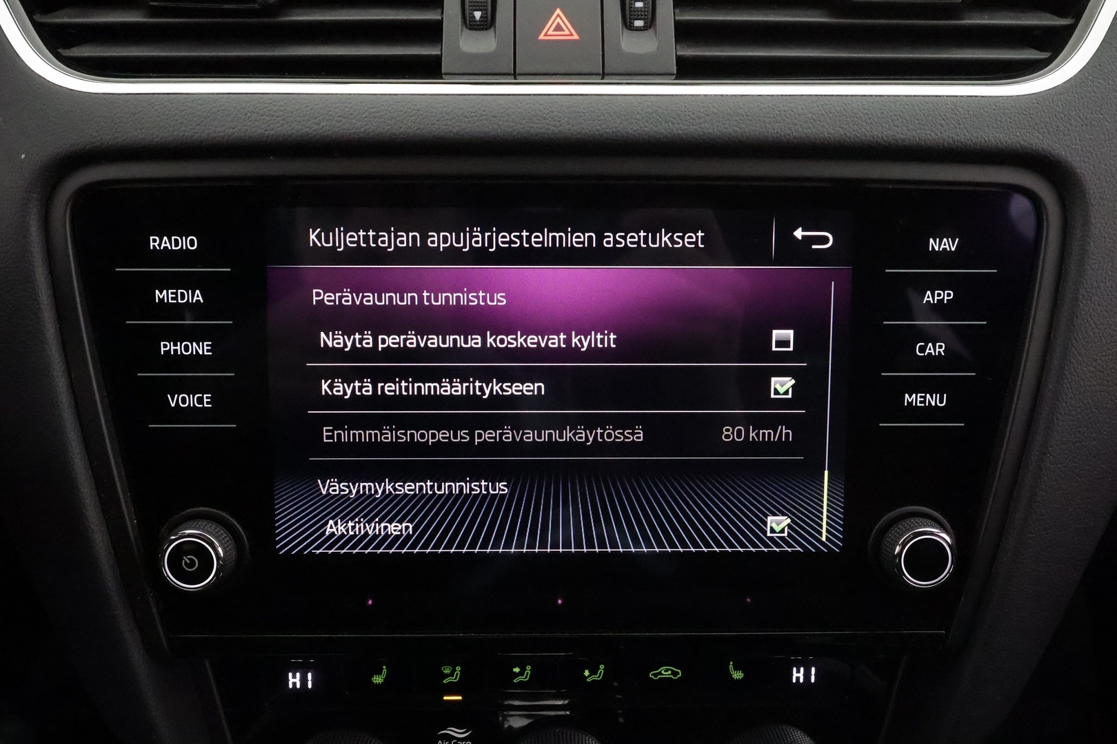 Skoda Octavia 2020 Combi 2,0 TSI RS BusinessLine DSG * ACC / Webasto / Muistipenkki / P.kamera / koukku/ LED  / Keyless / Navi* - 1.Om Suomi auto / Kahdet Renkaat - HULLUT JOULUT KORKOTARJOUS 2,49% 