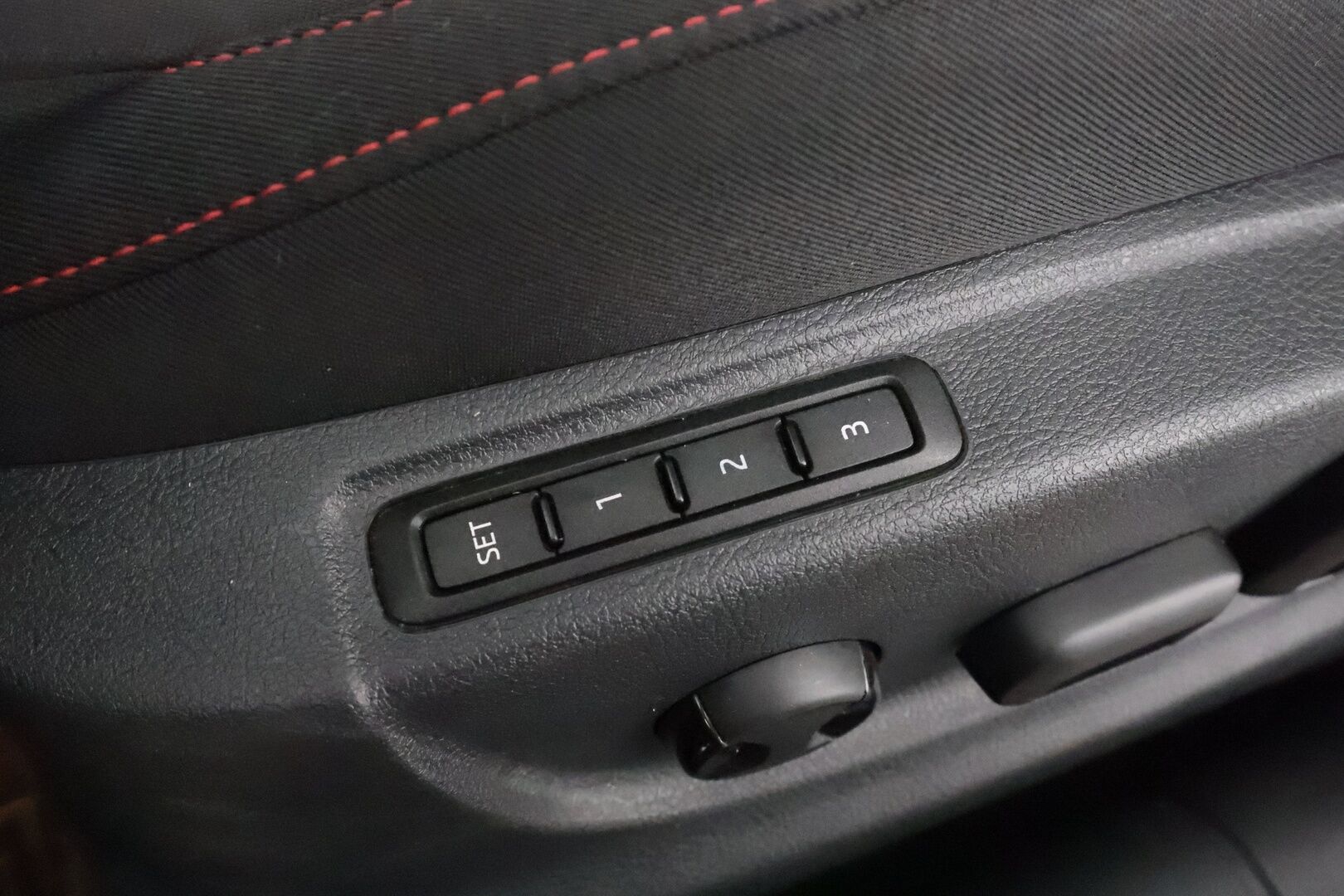 Skoda Octavia 2020 Combi 2,0 TSI RS BusinessLine DSG * ACC / Webasto / Muistipenkki / P.kamera / koukku/ LED  / Keyless / Navi* - 1.Om Suomi auto / Kahdet Renkaat - HULLUT JOULUT KORKOTARJOUS 2,49% 