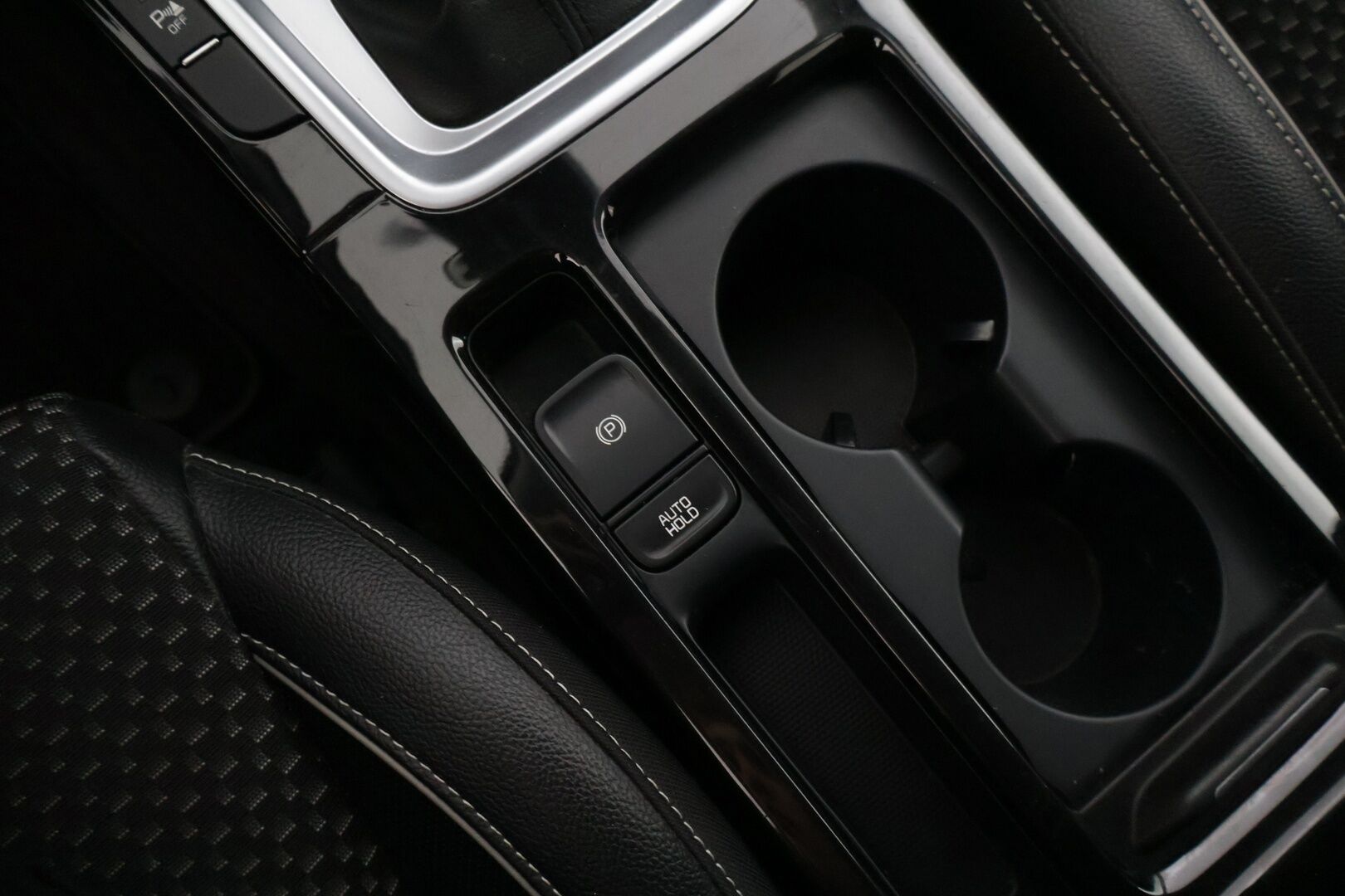 Kia XCEED 2020 1,4 T-GDI ISG 140hv LX DCT AT * P-kamera / Vakkari / Kaistavahti / AppleCarPlay / LED-valot * - 1 om. Suomi-auto / Kahdet renkaat Kian alumiinivanteilla!