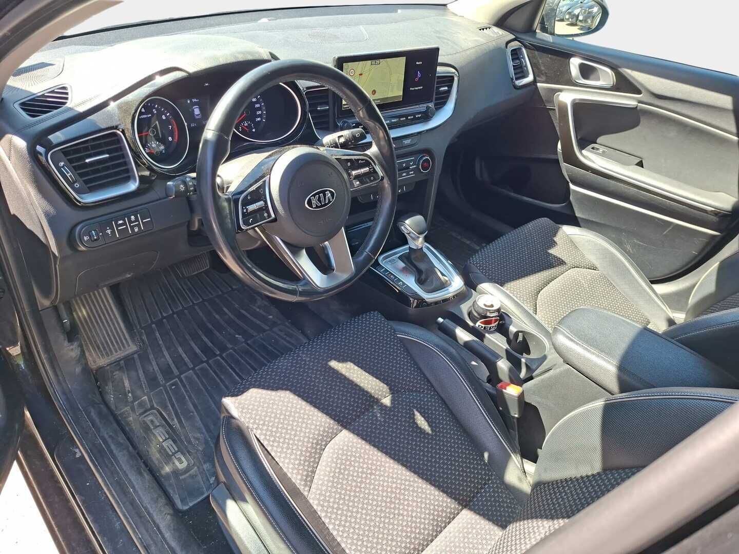 Kia Ceed 2020 1,4 T-GDI ISG 140hv EX SW DCT A/T - Juuri tullut erittäin hyvin varusteltu yksilö! | 1.om Suomi-auto | LED | Täydellinen merkkiliikkeen huoltokirja! | P.kamera | Puolinahkapenkit | Lohko+sisäpistoke | Navigointi |