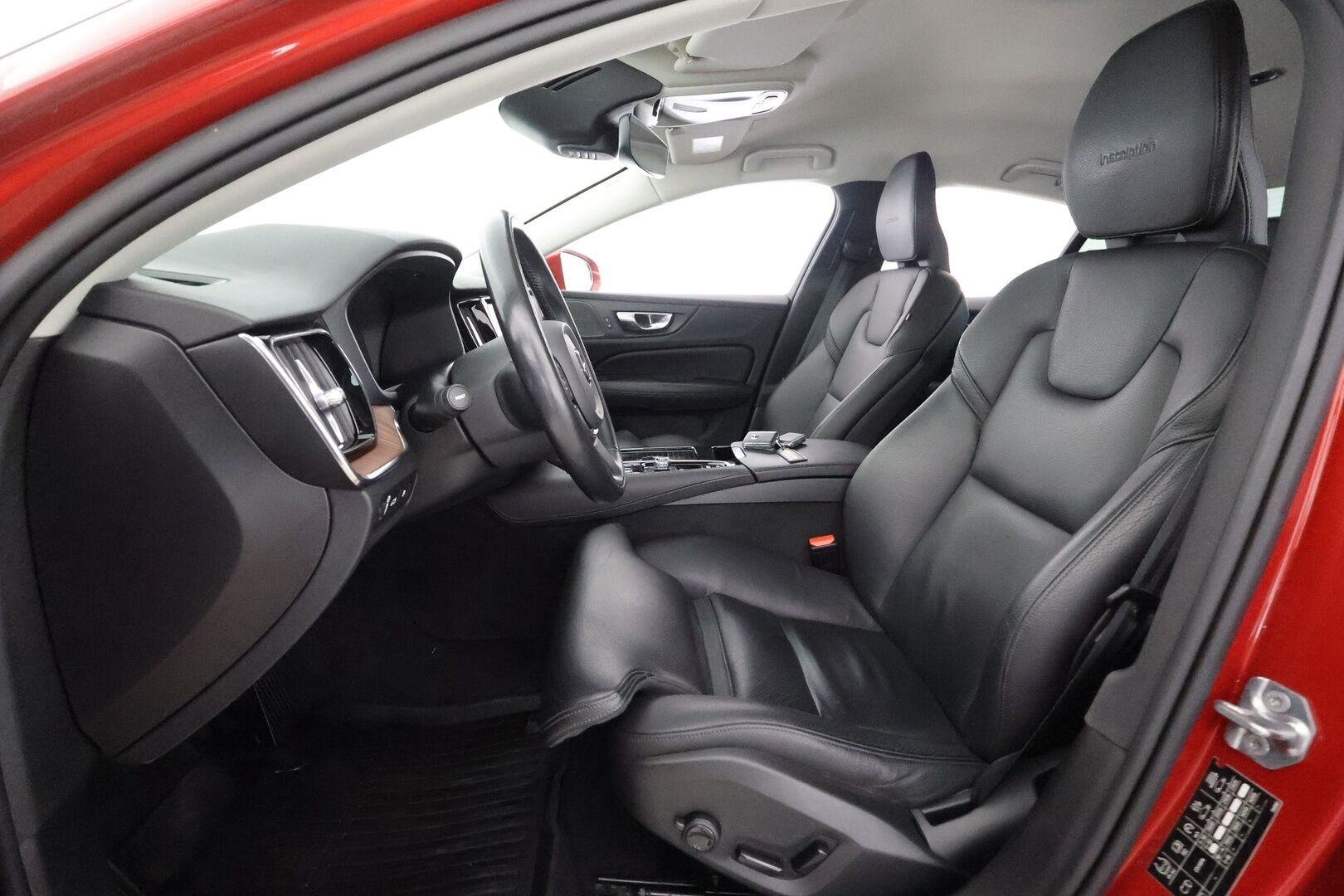 Volvo S60 2020 T8 TwE AWD Business Inscription aut - | ACC | Koukku | Webasto | H/K | 360-Kamera | Muistipenkki | Sporttinahat | Ratinlämmitys | Keyless | Apple&Android | Suomi-auto | Kahdet Renkaat | Merkkihuollettu |