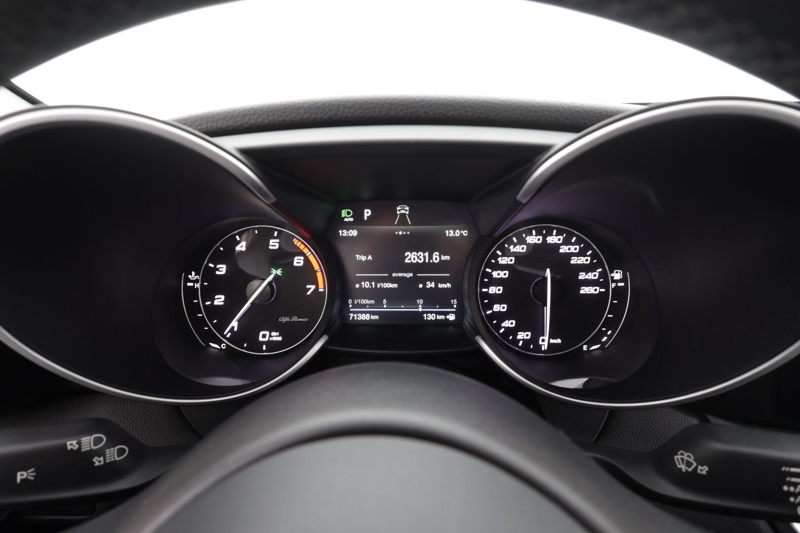 Alfa Romeo Giulia 2020 2,0 Bensiini 200hp AT8 Super 001 - Suomi-auto | P.tutkat | Lohko+Sisä | Puolinahat | Muistipenkki | Keyless | Vakkari | Kaistavahti | 2x renkaat | Merkkihuollettu