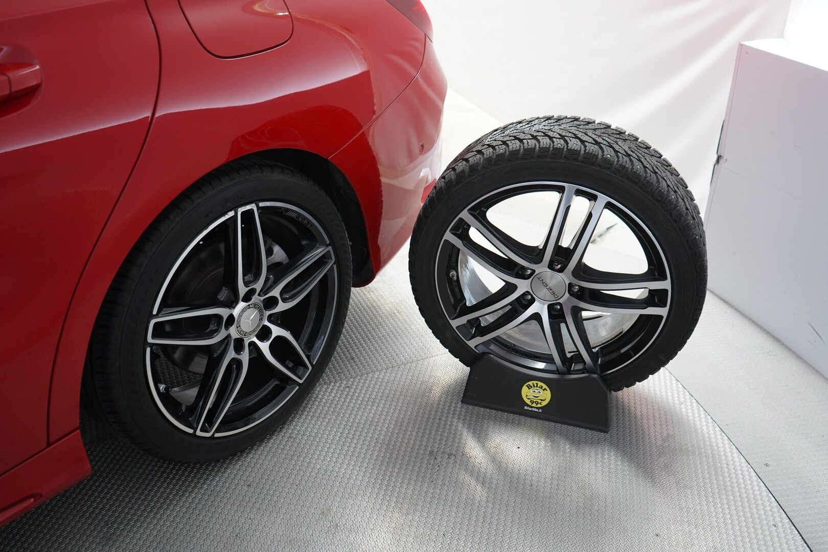 Mercedes-Benz CLA 2016 200 A Shooting Brake Business AMG - Webasto | Premium audio | Kamera | Nahka-alcantara | LED High Performance | Juuri huollettu | Kahdet renkaat alumiinivantein | Särmät huollot