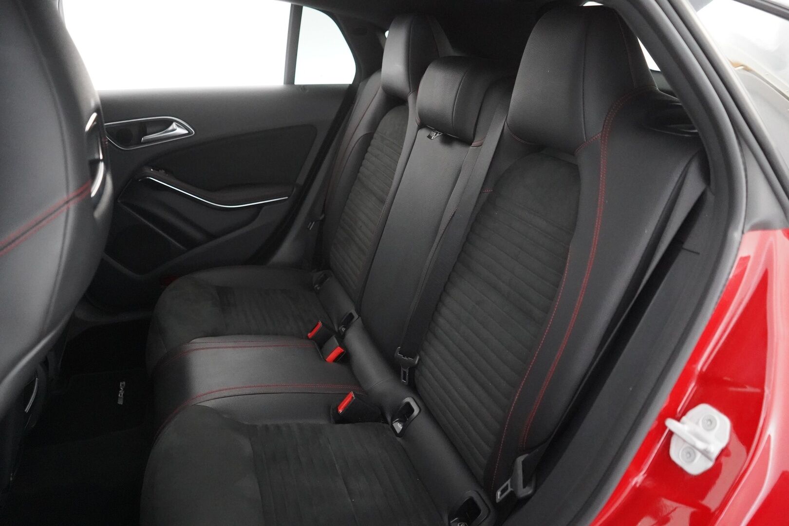 Mercedes-Benz CLA 2016 200 A Shooting Brake Business AMG - Webasto | Premium audio | Kamera | Nahka-alcantara | LED High Performance | Juuri huollettu | Kahdet renkaat alumiinivantein | Särmät huollot