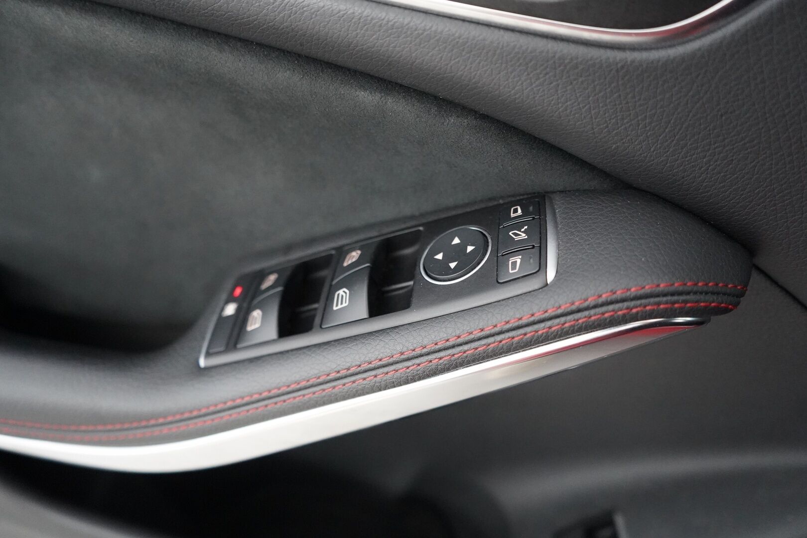 Mercedes-Benz CLA 2016 200 A Shooting Brake Business AMG - Webasto | Premium audio | Kamera | Nahka-alcantara | LED High Performance | Juuri huollettu | Kahdet renkaat alumiinivantein | Särmät huollot