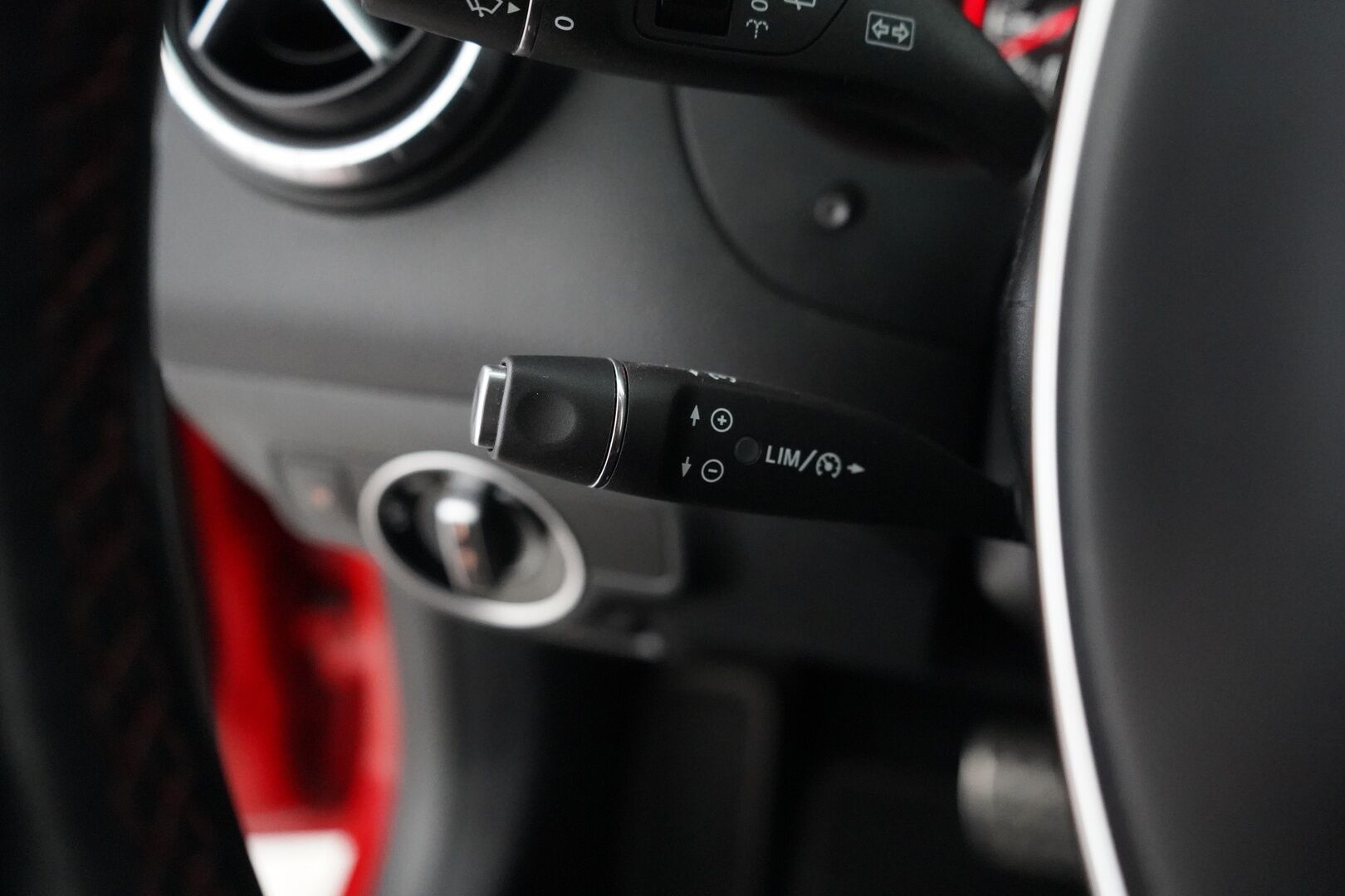 Mercedes-Benz CLA 2016 200 A Shooting Brake Business AMG - Webasto | Premium audio | Kamera | Nahka-alcantara | LED High Performance | Juuri huollettu | Kahdet renkaat alumiinivantein | Särmät huollot