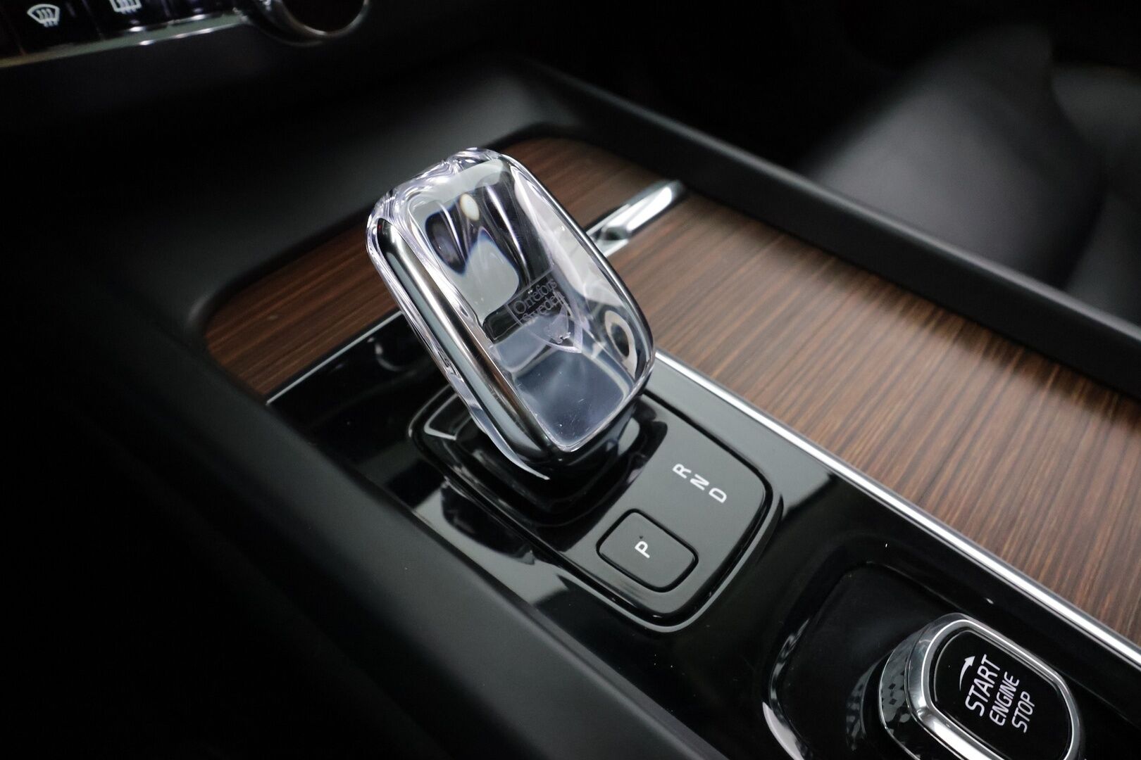 Volvo XC60 2020 T8 TwE AWD Inscription aut * ACC / Panorama / P.kamera / Muistipenkki / Full LED / Koukku / Webasto / B&W / BLIS * - Suomi-auto / Kahdet renkaat aluvanteilla / Merkkihuollettu
