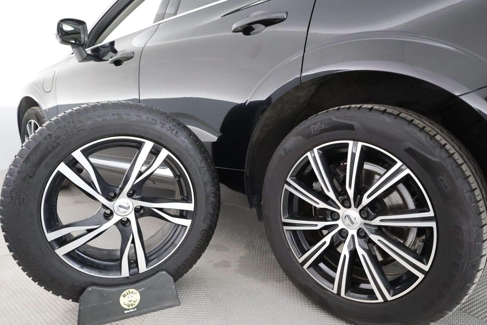 Volvo XC60 2020 T8 TwE AWD Inscription aut * ACC / Panorama / P.kamera / Muistipenkki / Full LED / Koukku / Webasto / B&W / BLIS * - Suomi-auto / Kahdet renkaat aluvanteilla / Merkkihuollettu