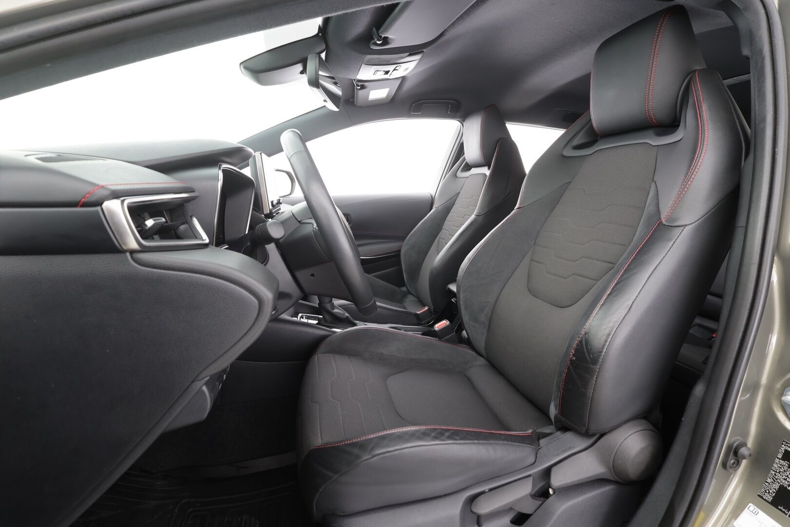 Toyota Corolla 2020 Touring Sports 1,8 Hybrid Style -  | ACC | Kaistavahti | Lohko+Sisä | P.Kamera | Sporttipenkit | Navi | LED | Ratinlämmitin | Keyless | Sähköluukku | Suomi-auto | Kahdet renkaat aluvanteilla | Merkkihuollettu | 