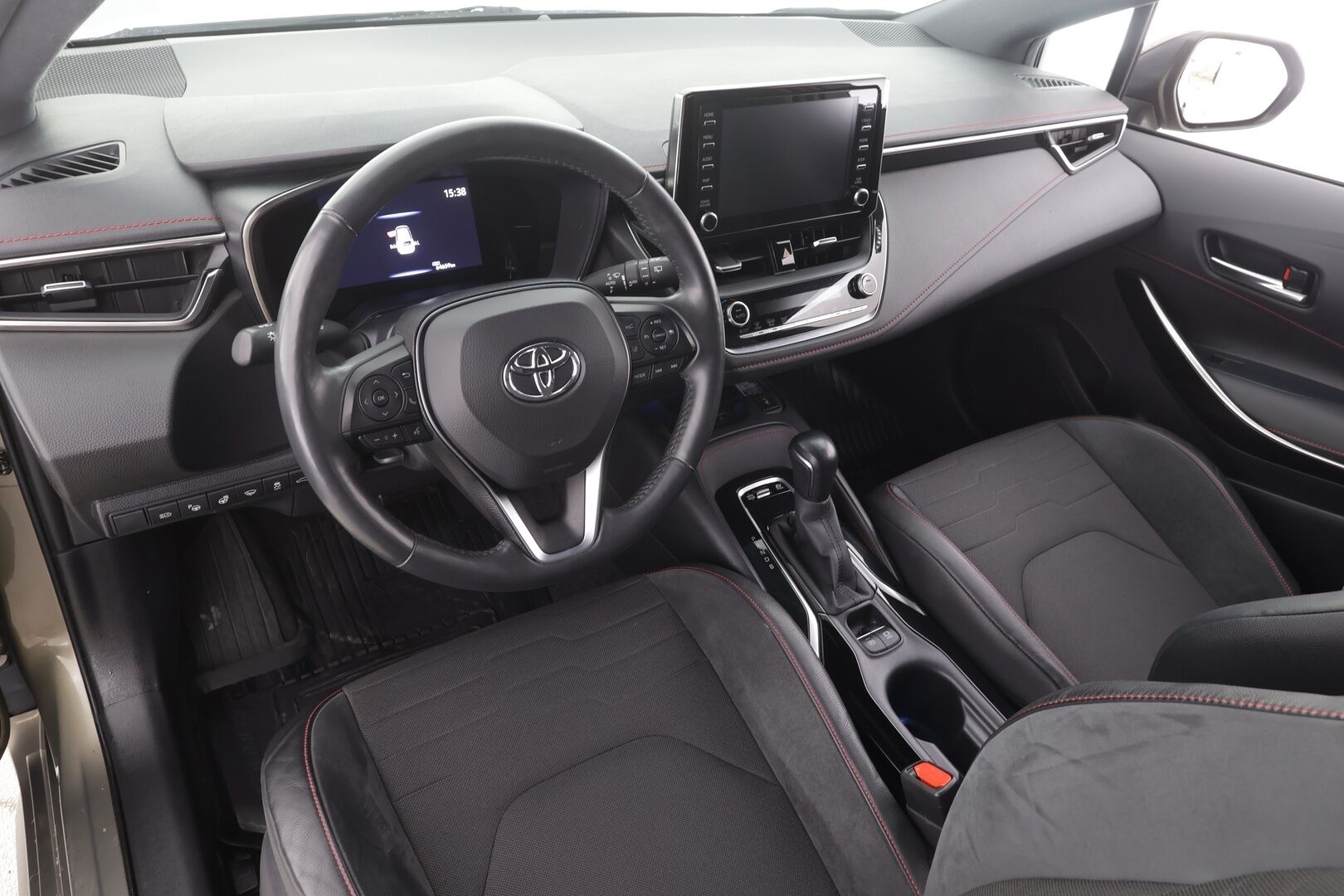 Toyota Corolla 2020 Touring Sports 1,8 Hybrid Style -  | ACC | Kaistavahti | Lohko+Sisä | P.Kamera | Sporttipenkit | Navi | LED | Ratinlämmitin | Keyless | Sähköluukku | Suomi-auto | Kahdet renkaat aluvanteilla | Merkkihuollettu | 