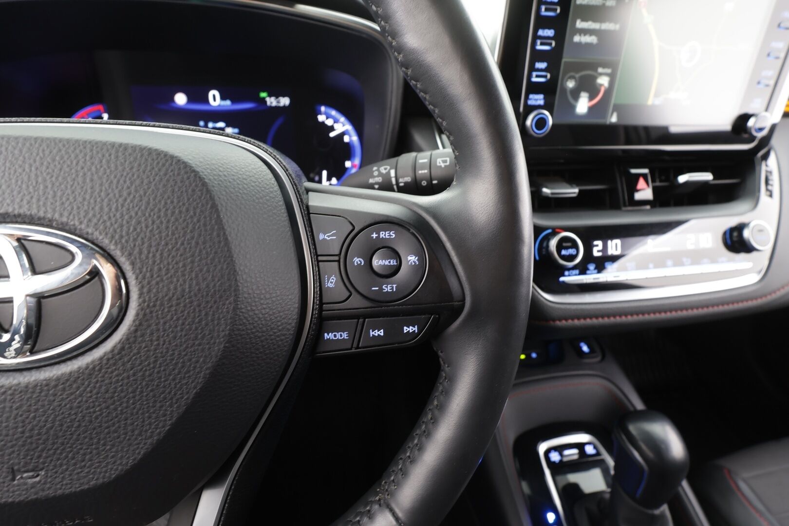 Toyota Corolla 2020 Touring Sports 1,8 Hybrid Style -  | ACC | Kaistavahti | Lohko+Sisä | P.Kamera | Sporttipenkit | Navi | LED | Ratinlämmitin | Keyless | Sähköluukku | Suomi-auto | Kahdet renkaat aluvanteilla | Merkkihuollettu | 